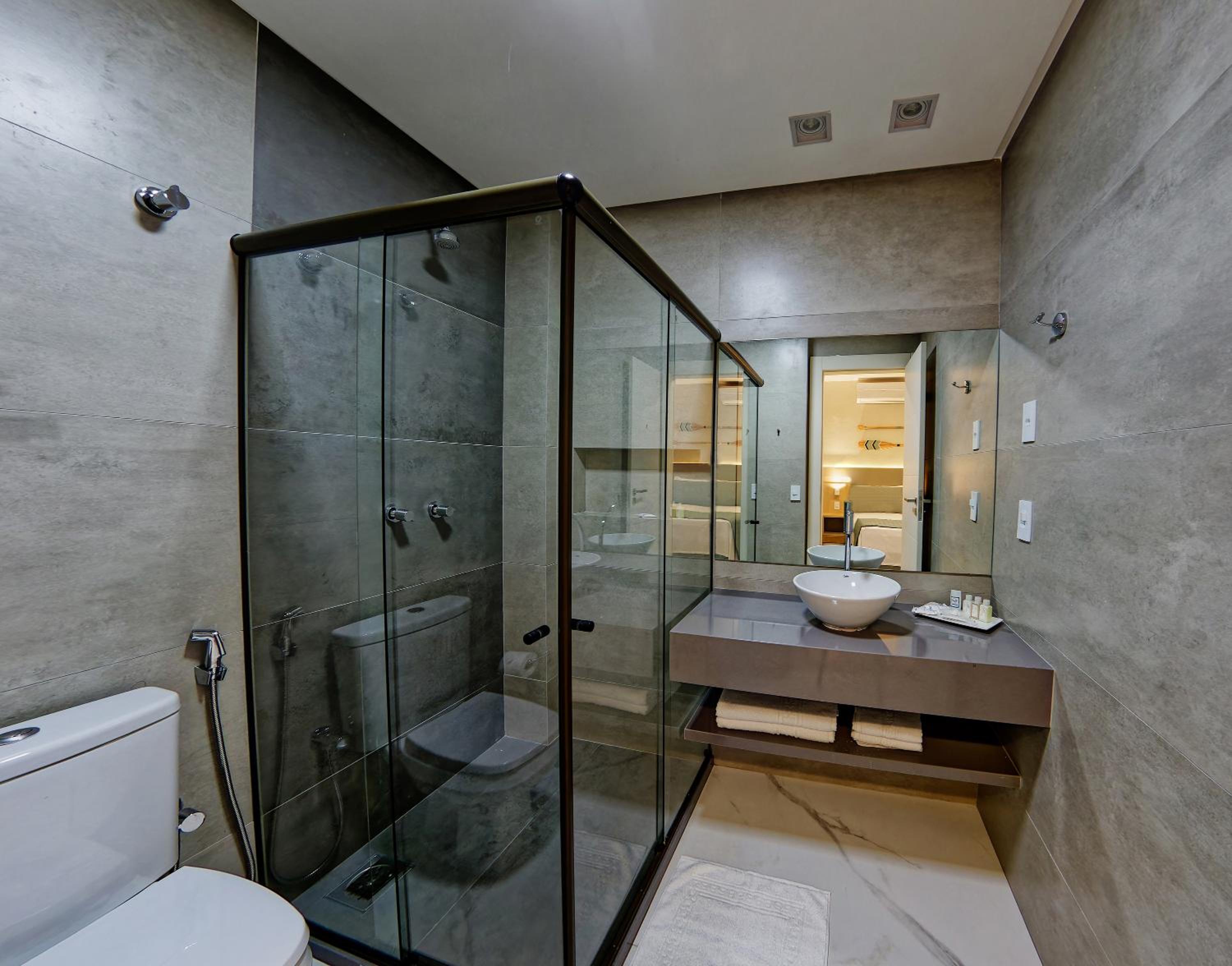Standard Suite - Photo 4