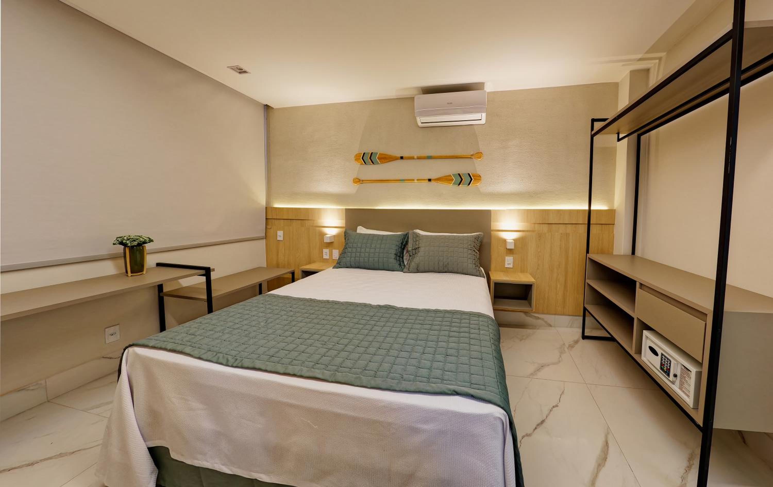 Standard Suite - Photo 3