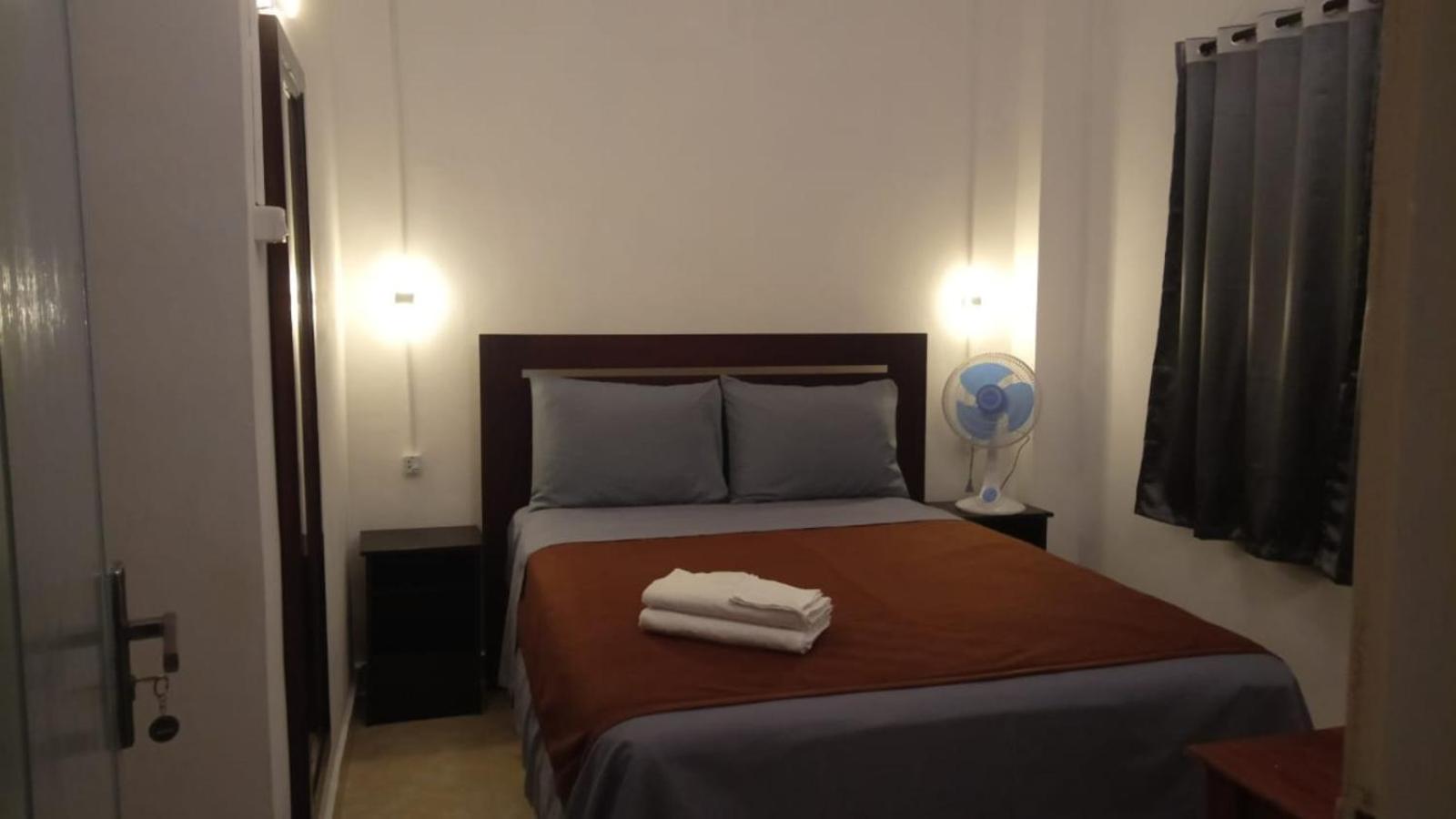 Double Room - Photo 6