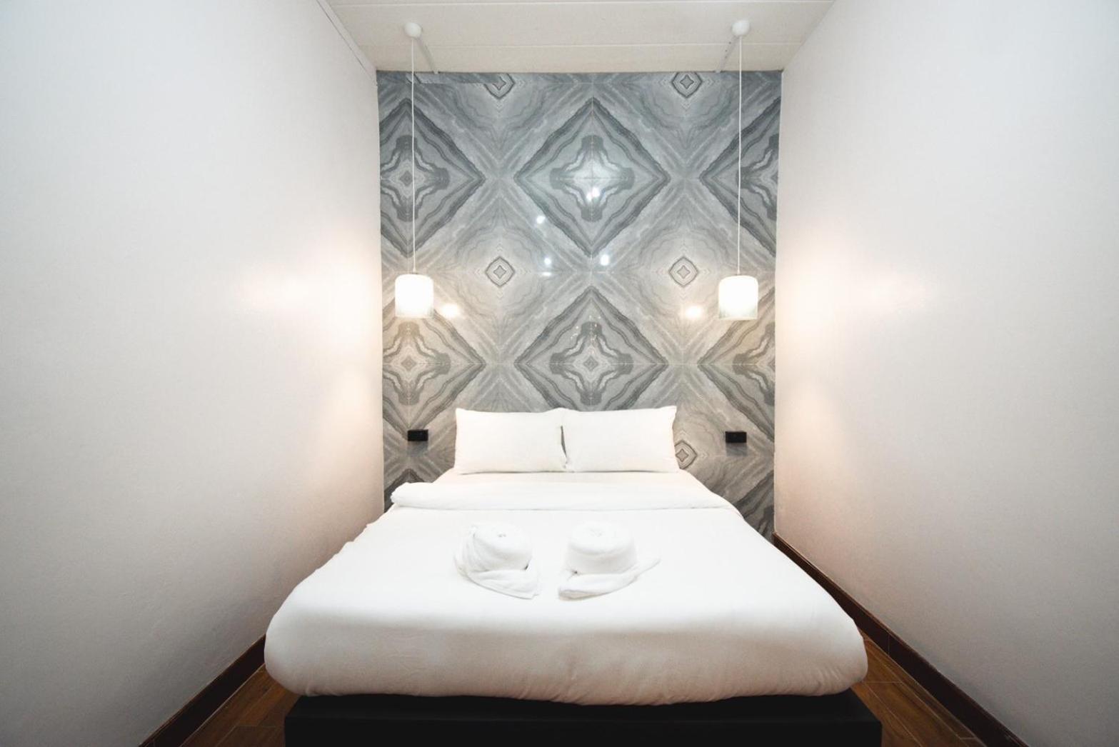 Double or Twin Room with Shared Bathroom photo 3