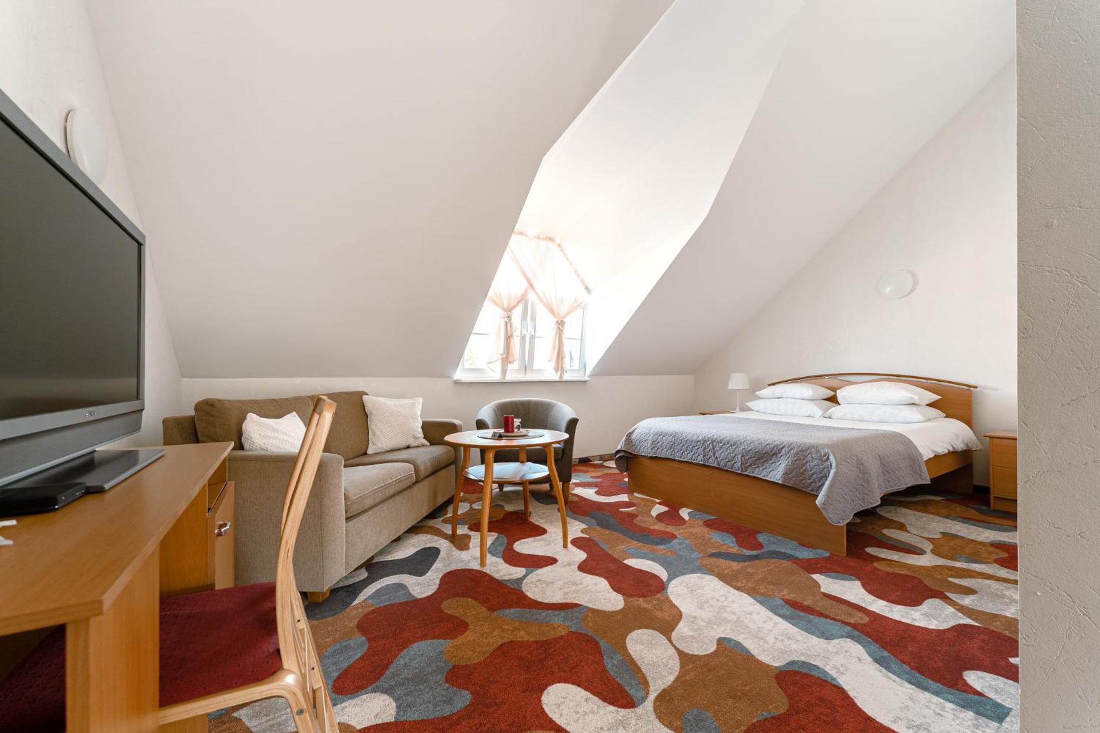 Double Room with Bath photo 3