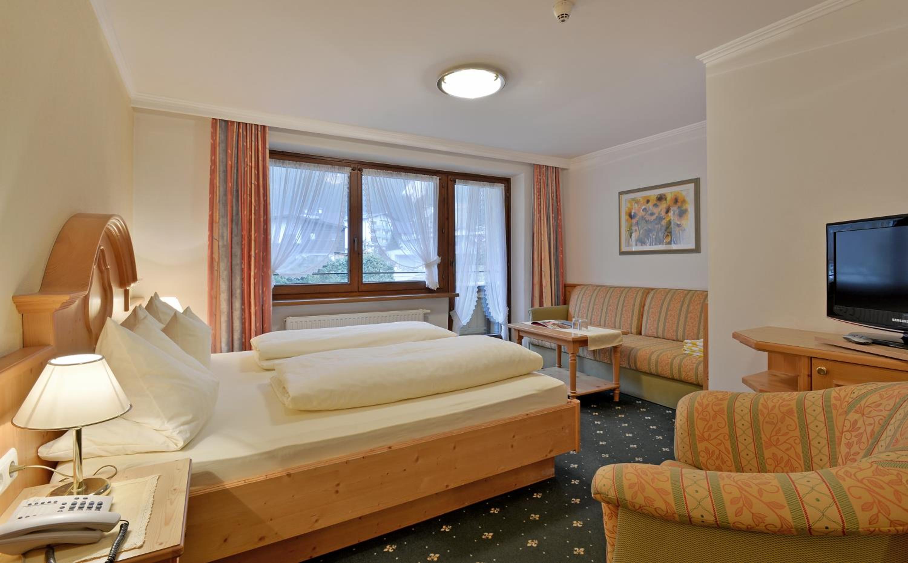 Double or Twin Room with Balcony photo 2