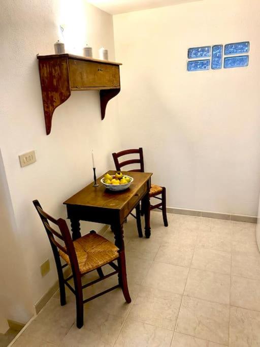 One-Bedroom Apartment photo 3