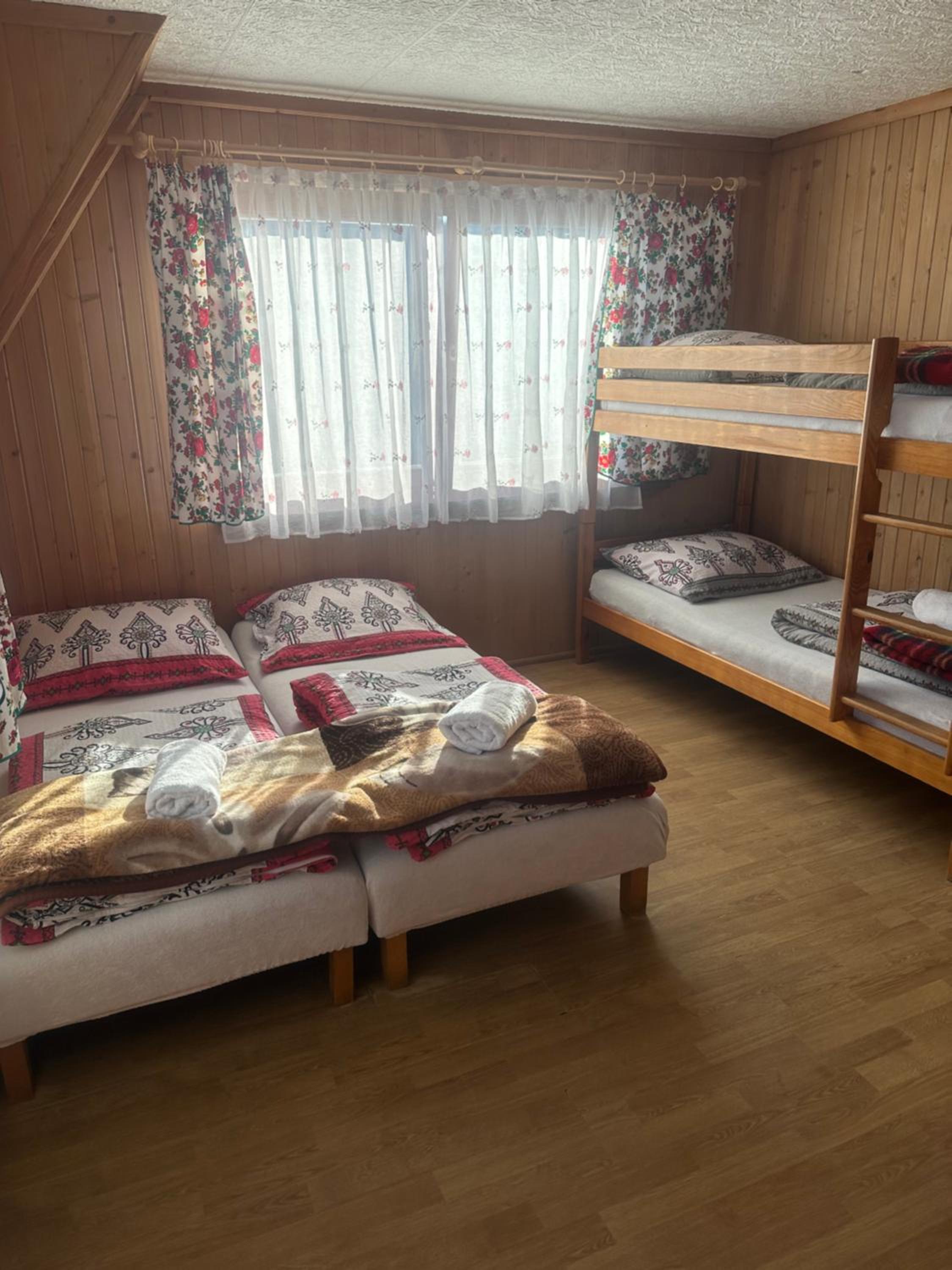 Quadruple Room with Mountain View photo 1