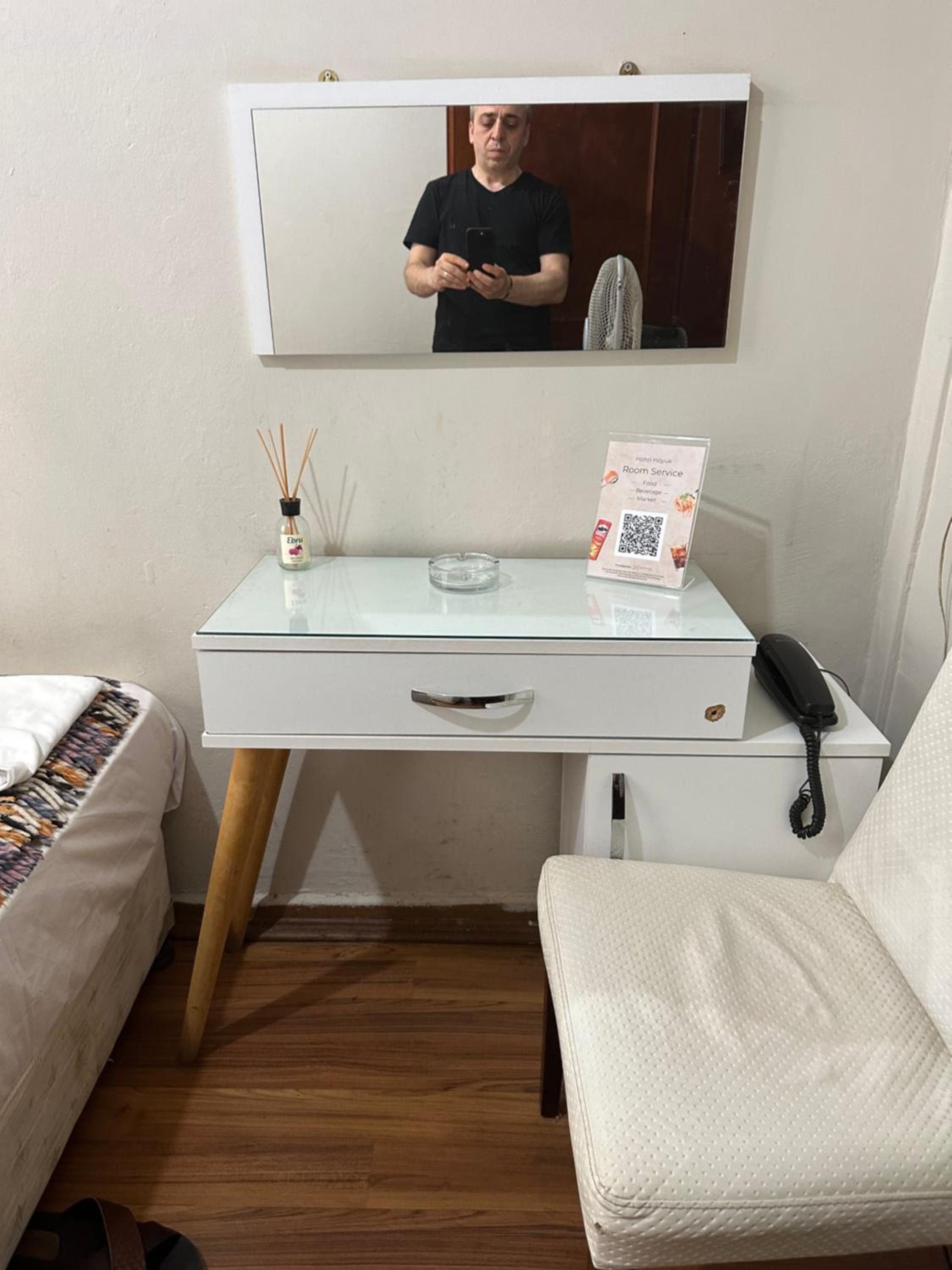 Single Room with Bathroom photo 3