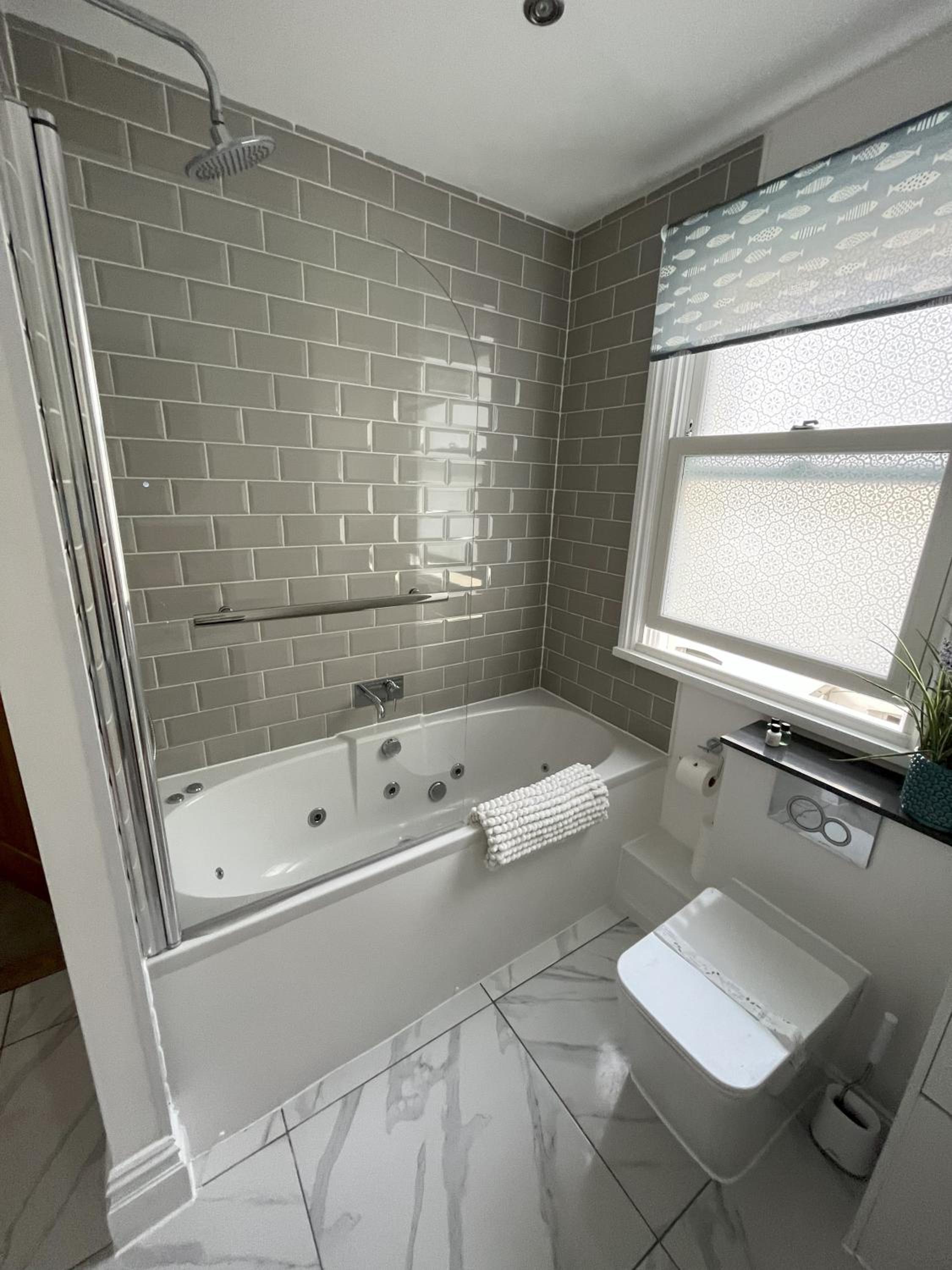 Deluxe King Room photo 2