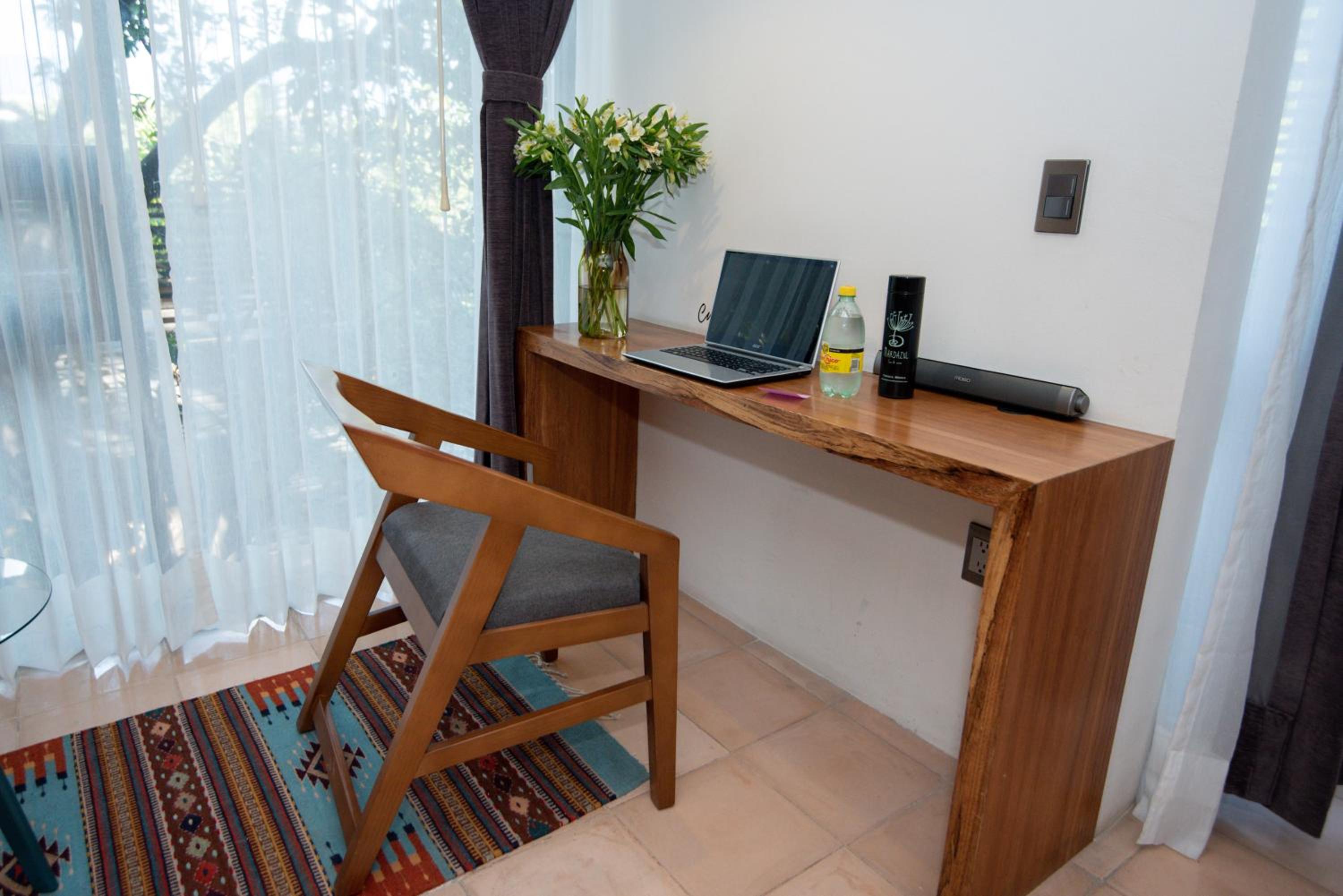 Double Room with Balcony - Photo 4