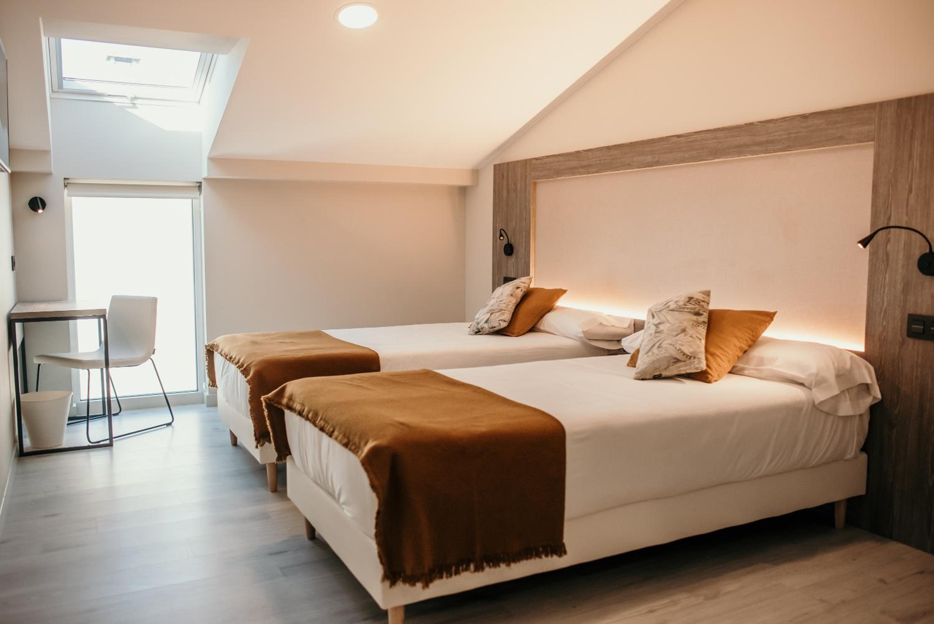 Standard Double or Twin Room - Photo 1