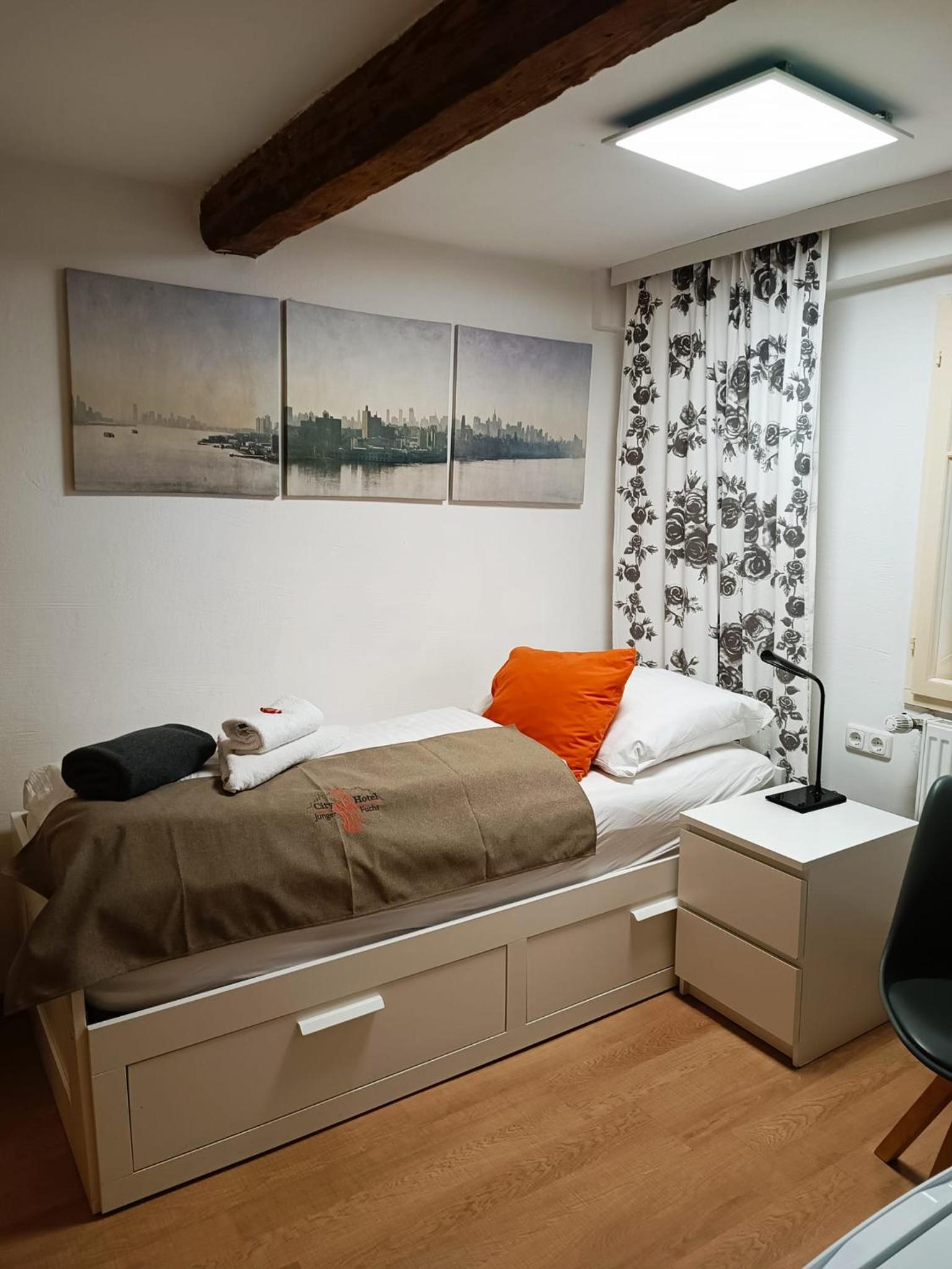 Single Room photo 1