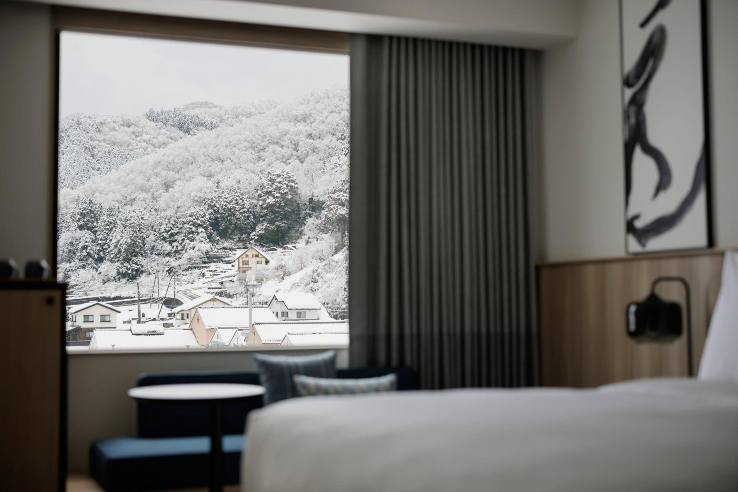 Standard King Room - Photo 7