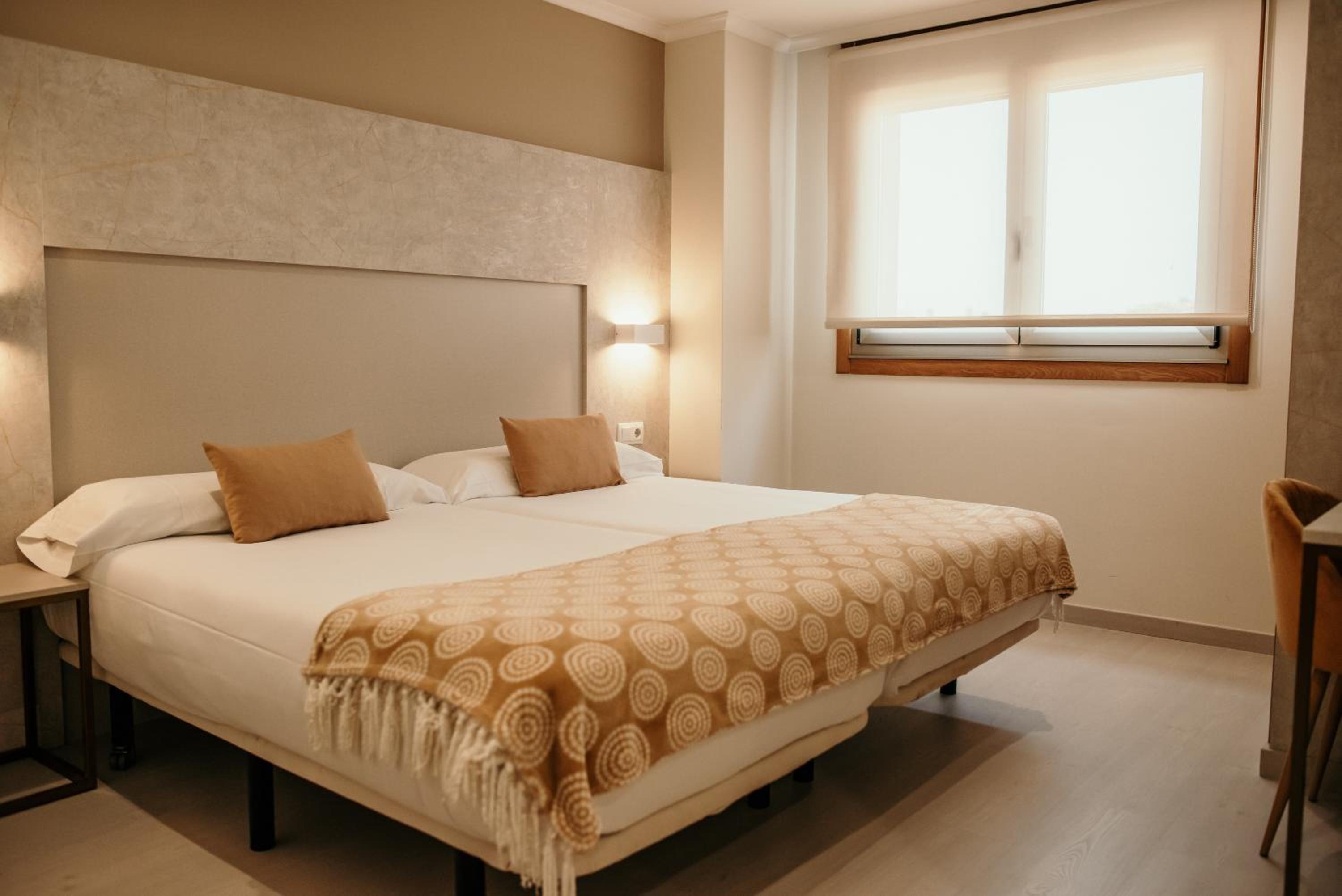 Twin Room - Photo 1