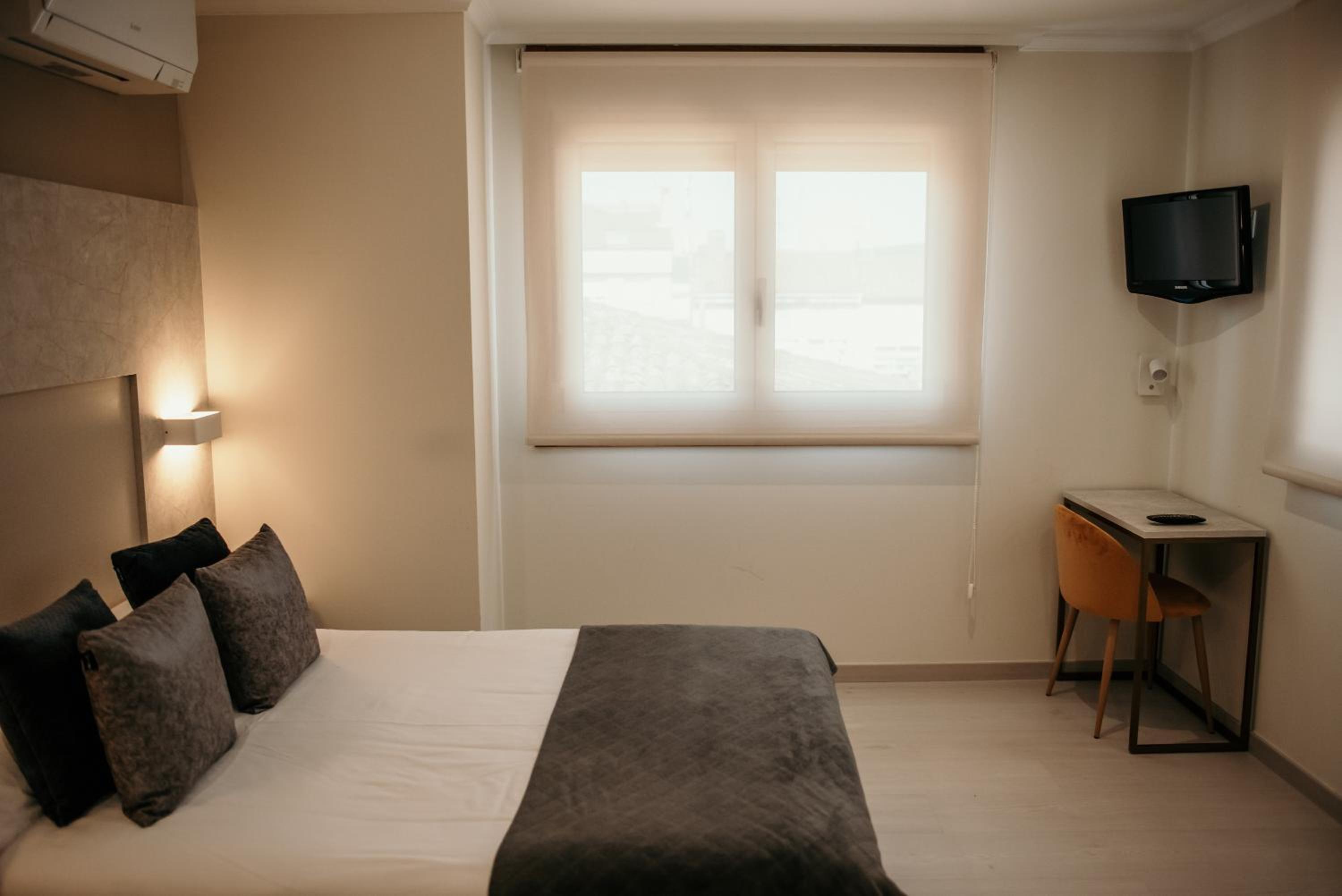 Double Room - Photo 3