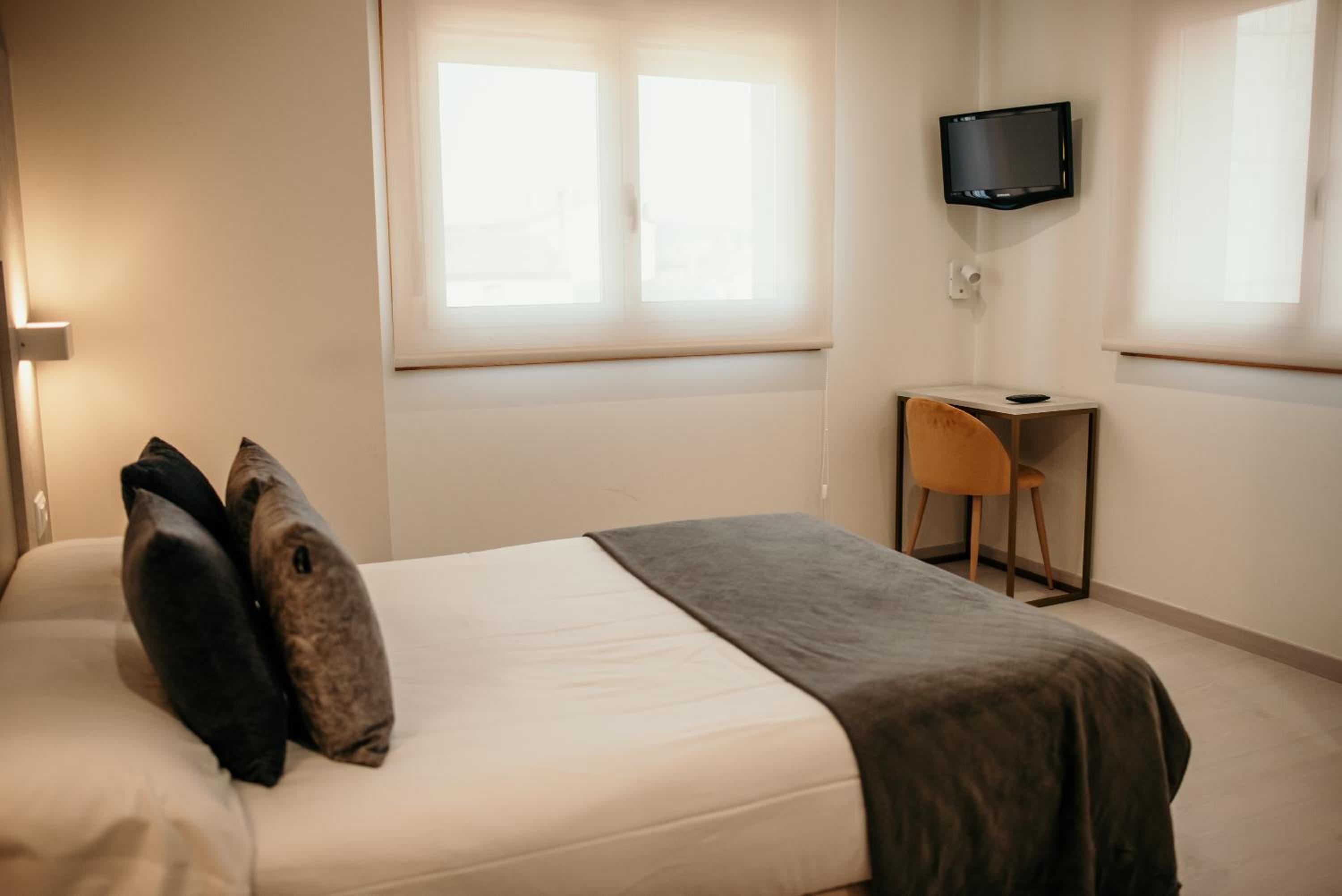 Double Room - Photo 6
