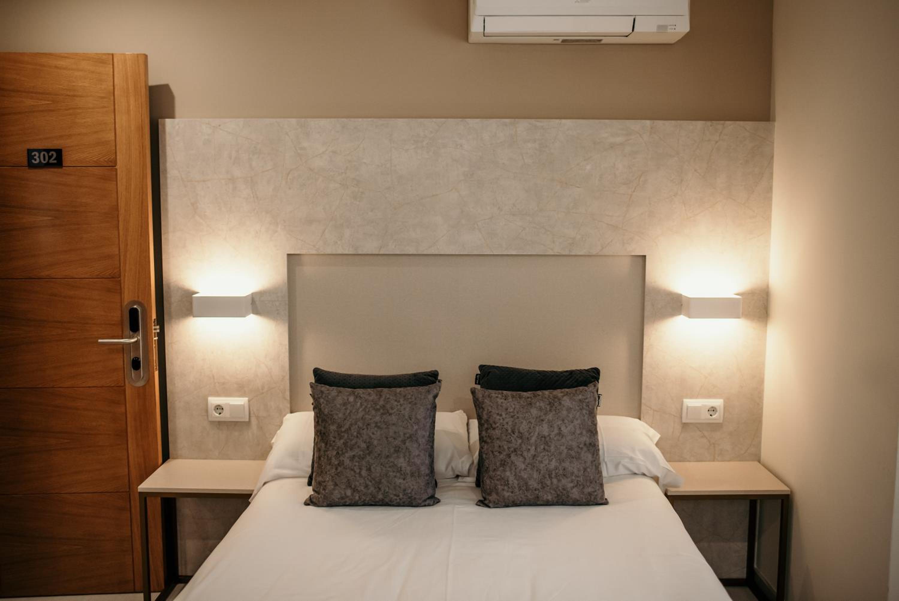 Double Room - Photo 1