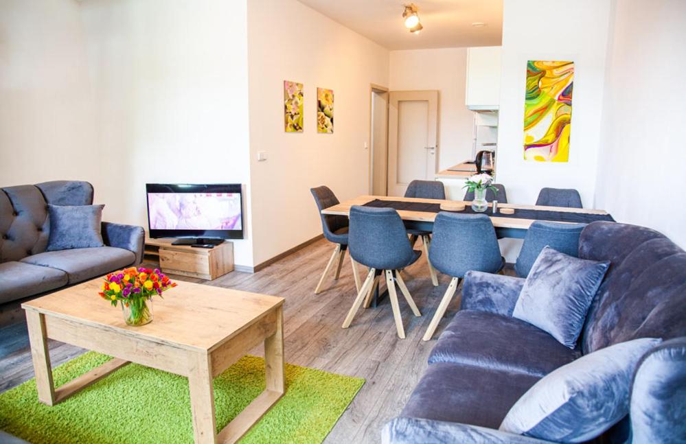 Three-Bedroom Apartment photo 2
