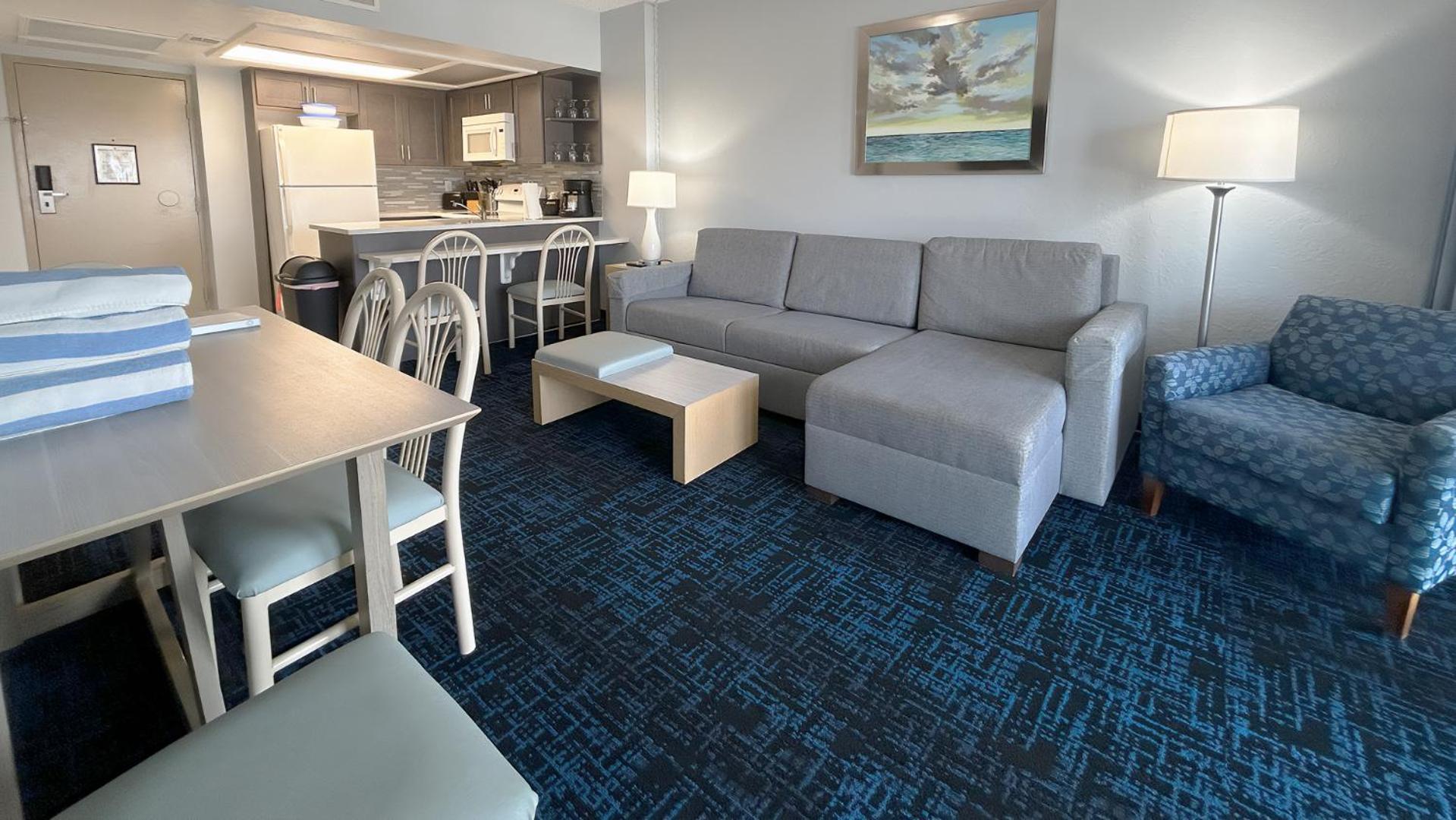 Two-Bedroom Apartment with Balcony photo 2