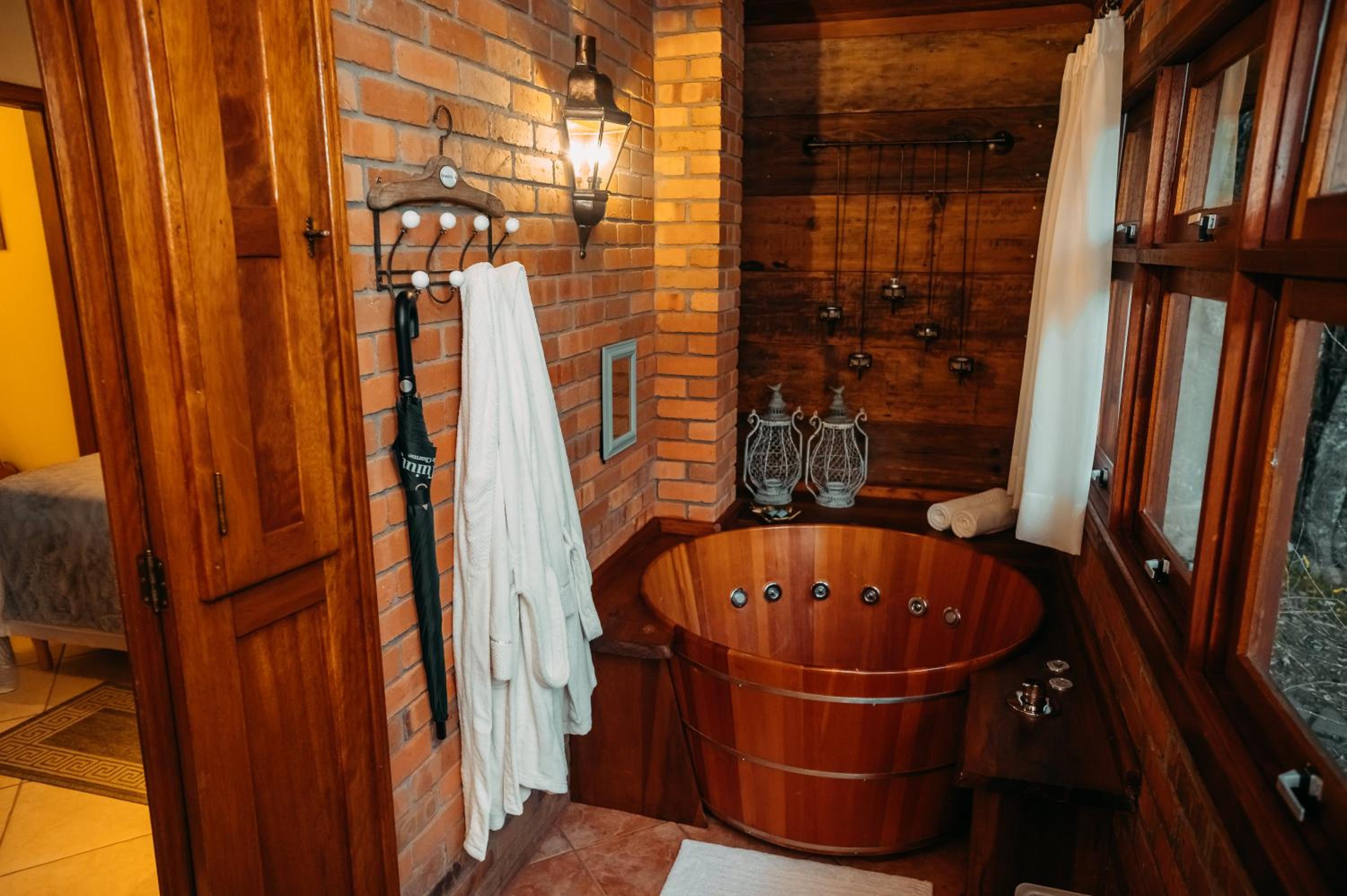 Suite with Spa Bath photo 3
