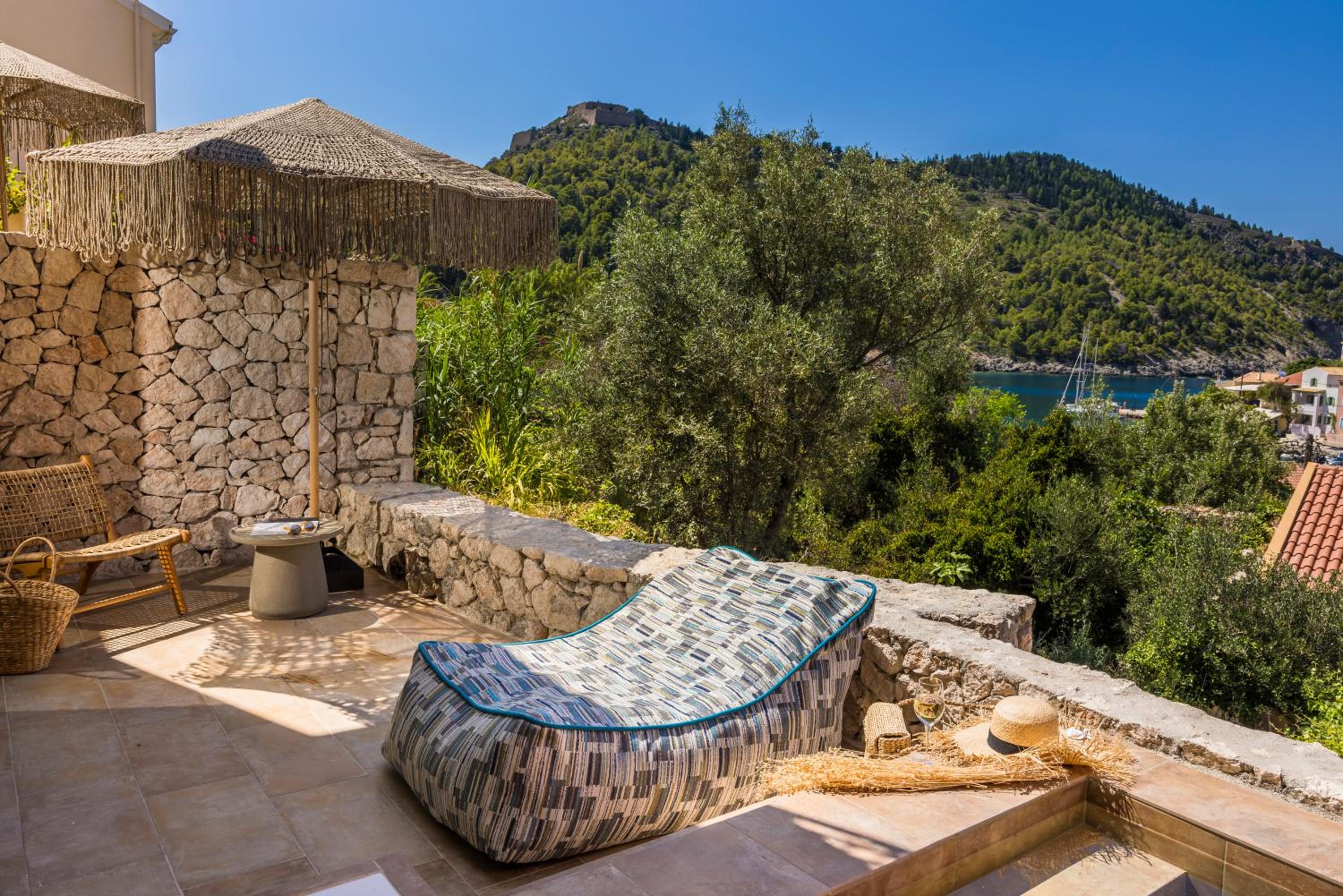 Supreme Seafront Villa with Private Plunge Pool photo 3