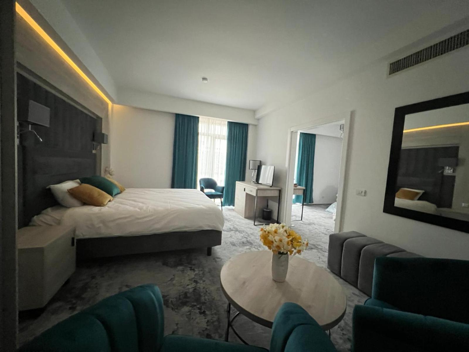 One-Bedroom Apartment - Photo 4
