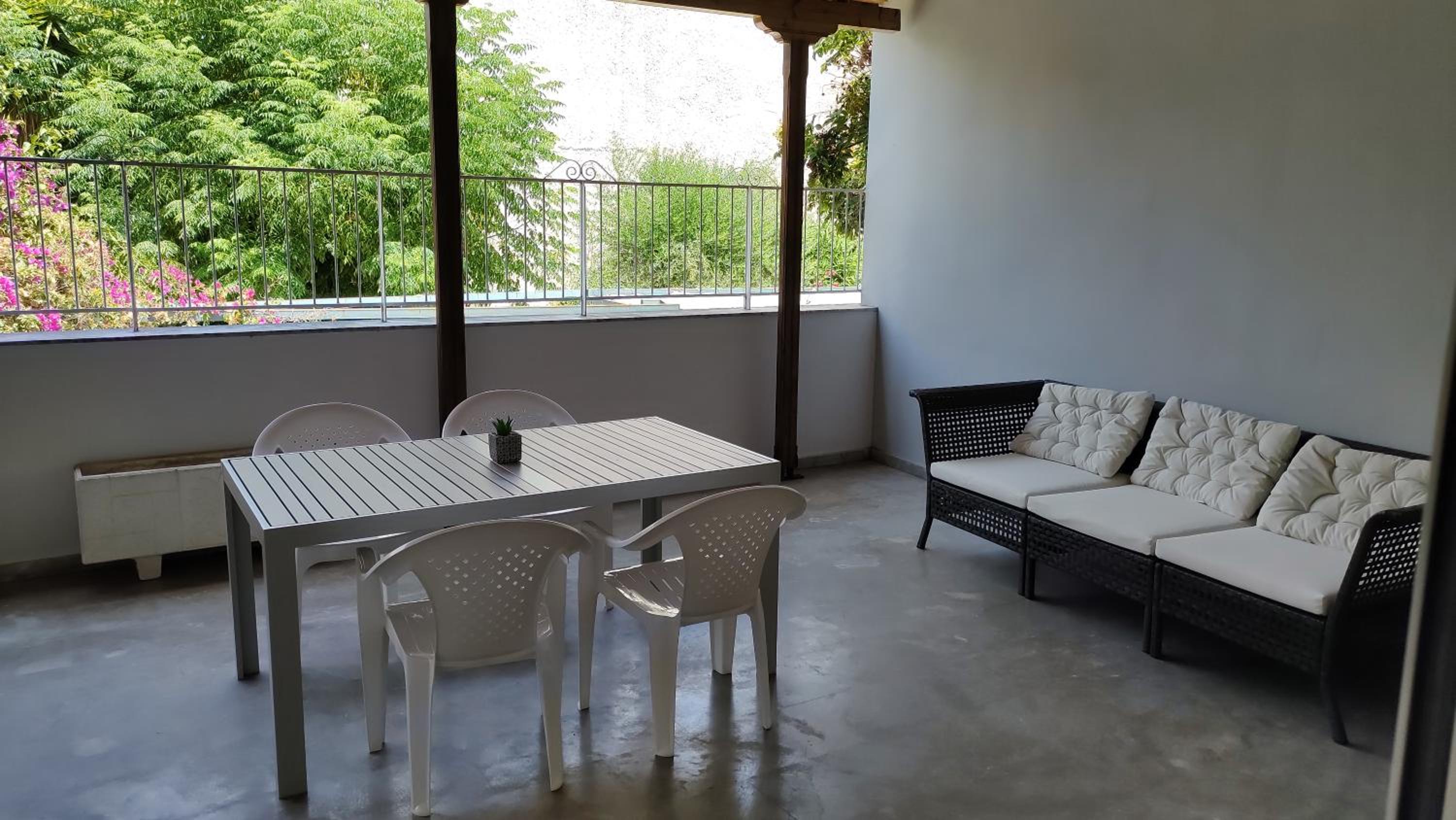 Studio Apartment photo 3