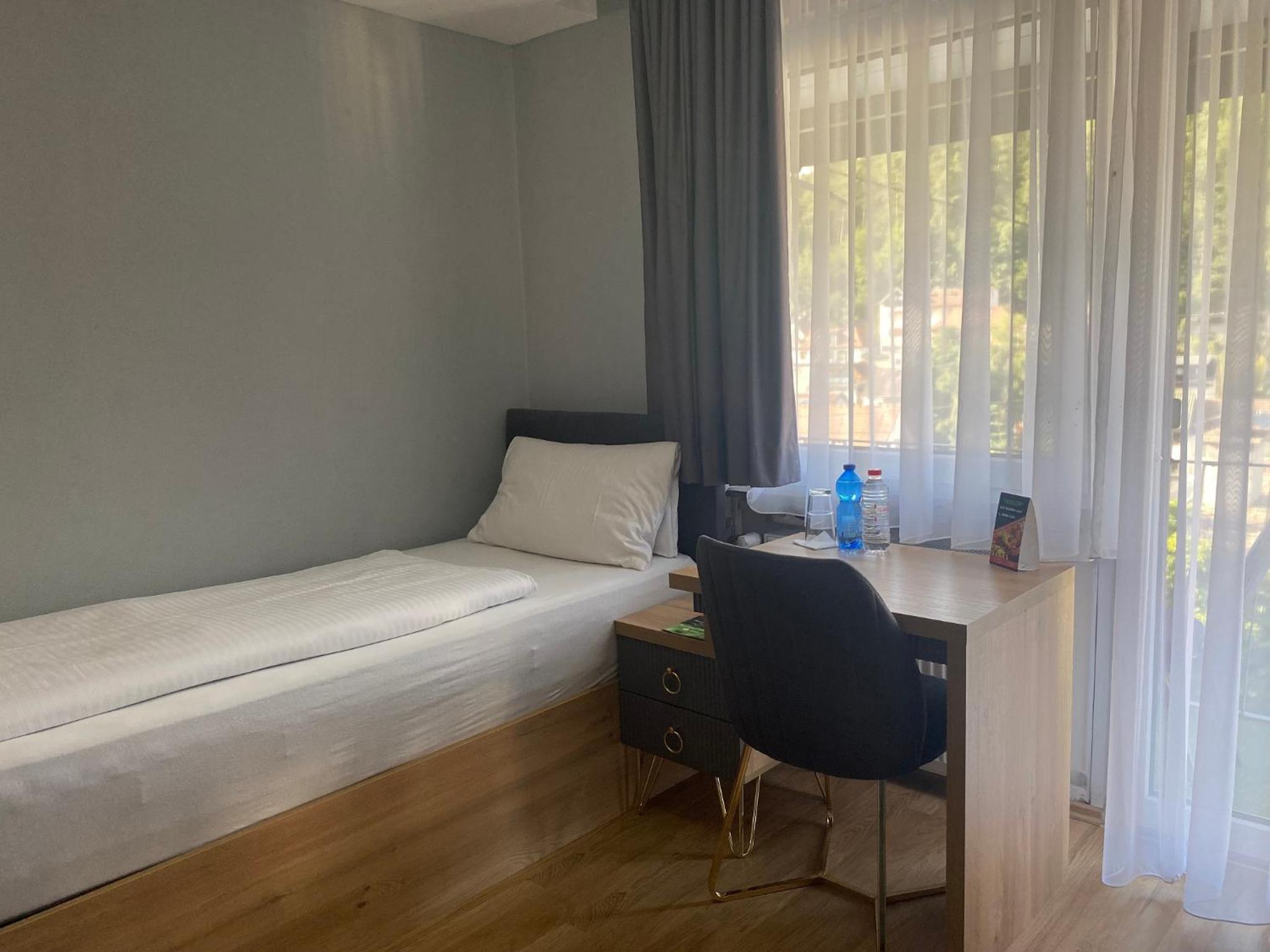 Single Room photo 3