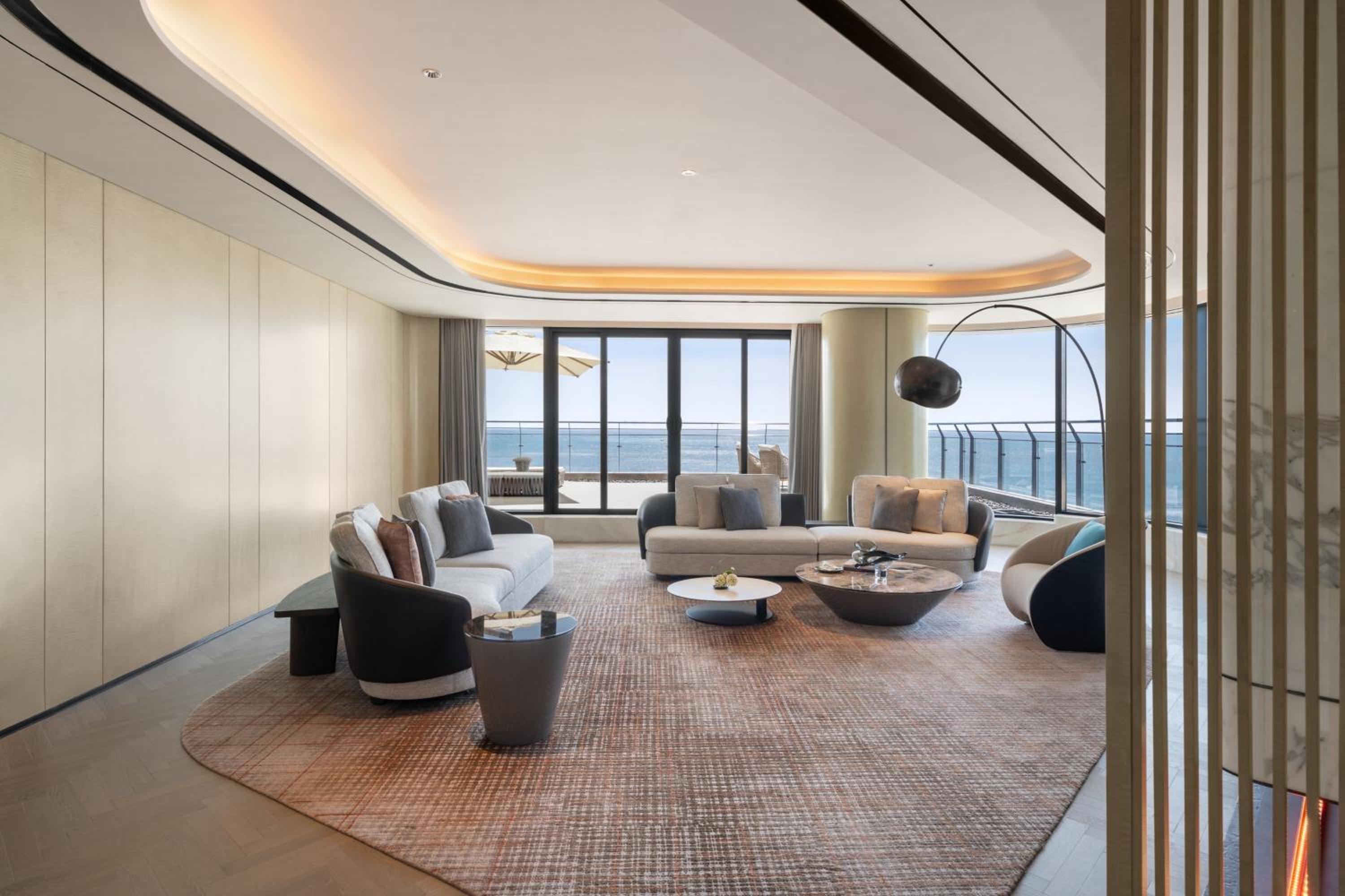 Presidential Suite with One King Bed, Balcony and Ocean View photo 2
