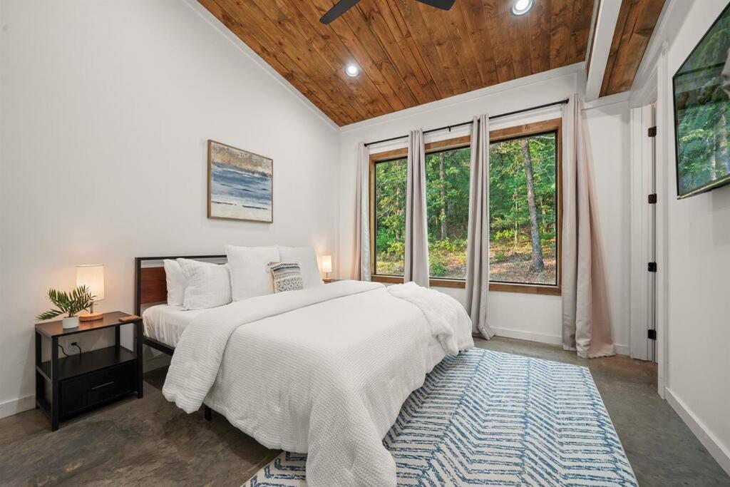 Four-Bedroom House photo 1