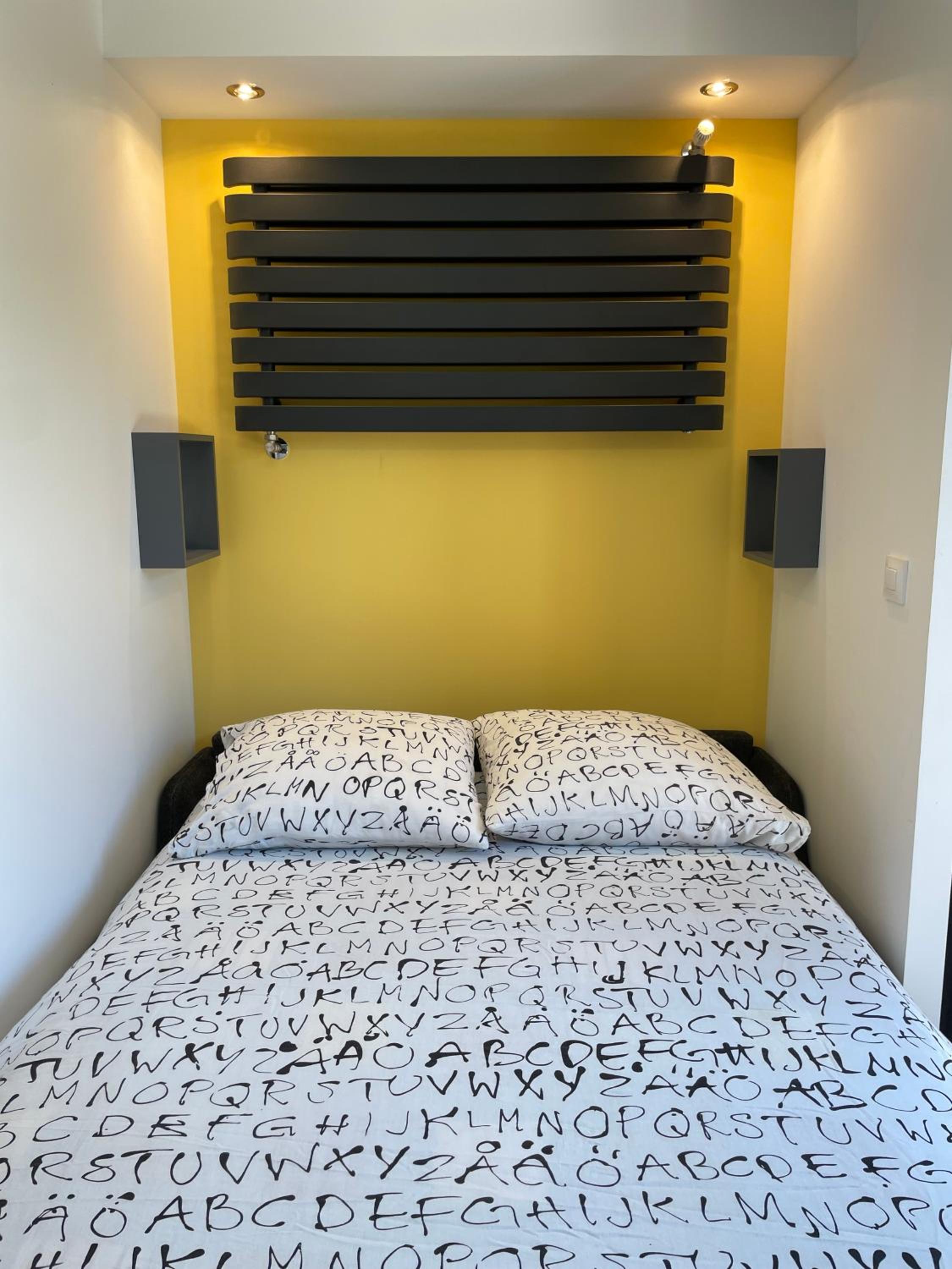 One-Bedroom House - Photo 4