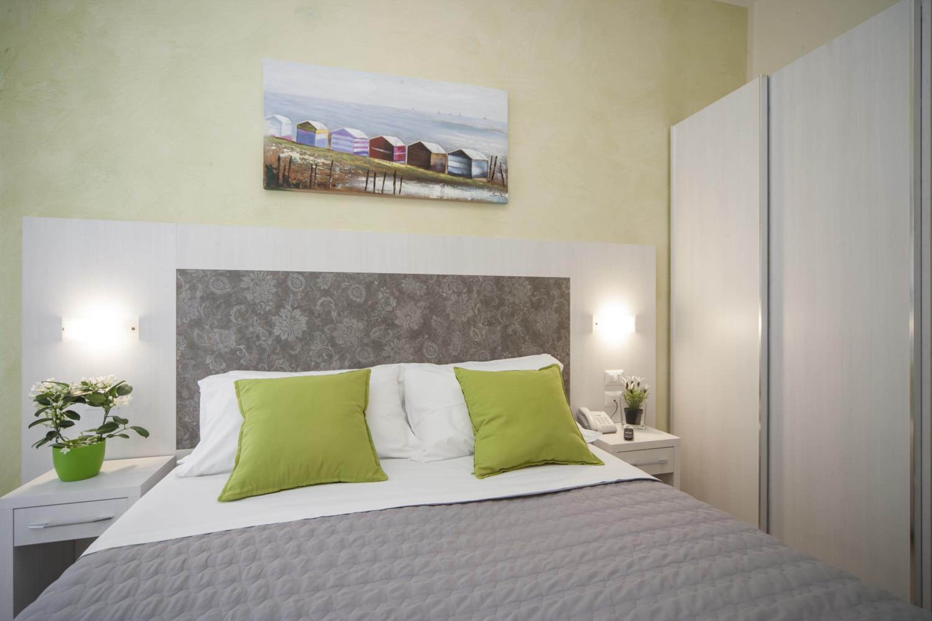 Double Room - Photo 3