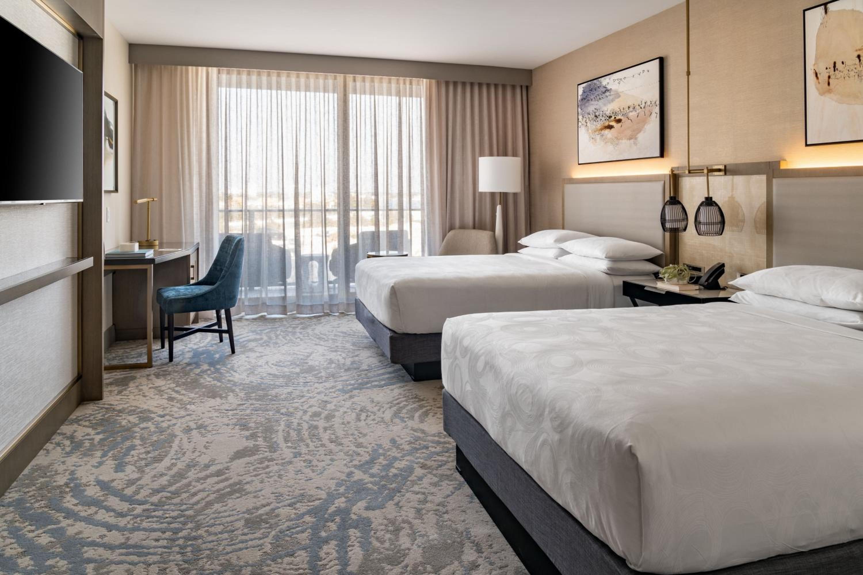 Queen Room with Two Queen Beds and Intracoastal View - High Floor photo 1