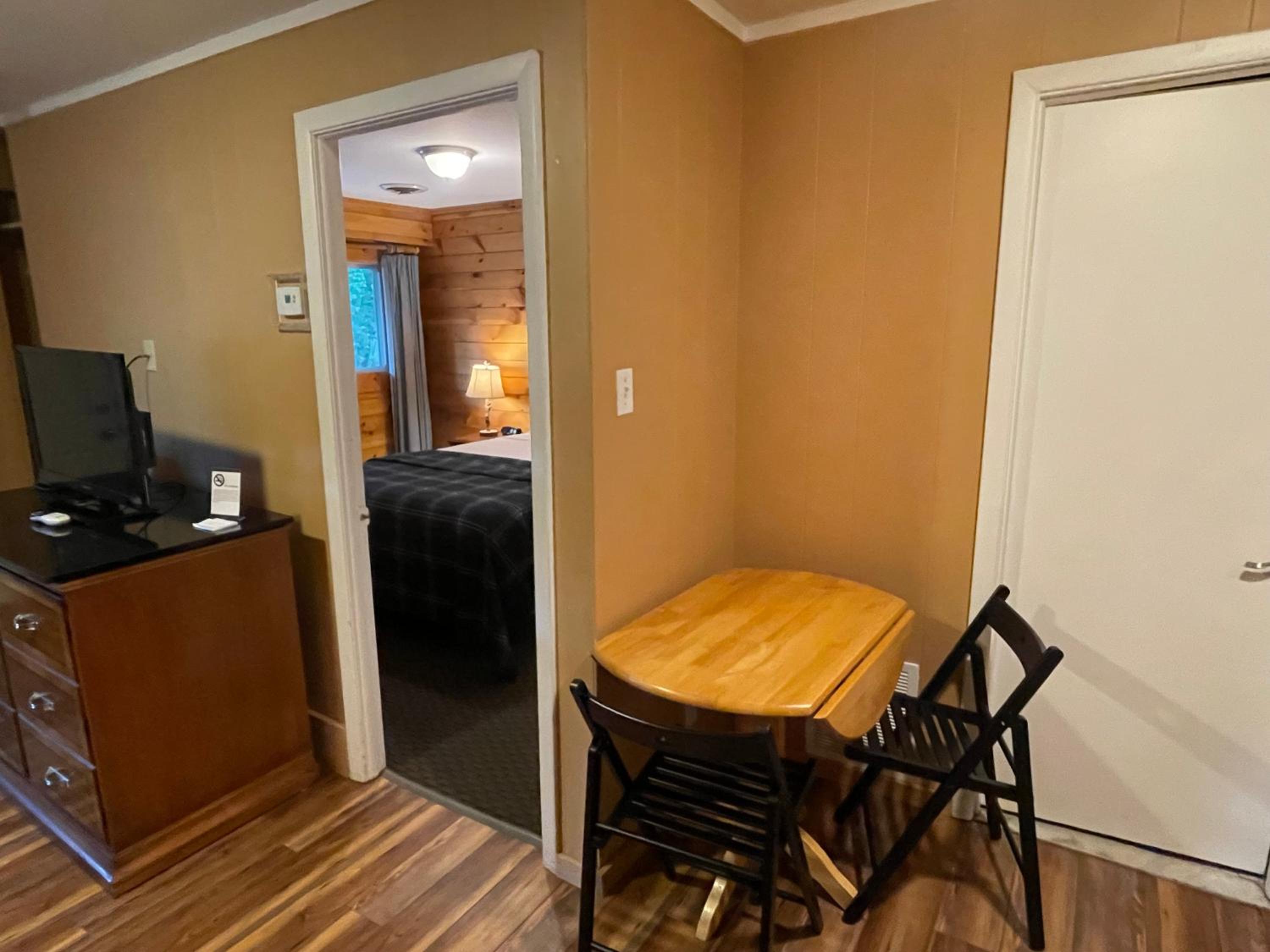 One Bedroom Efficiency Suite - Photo 2