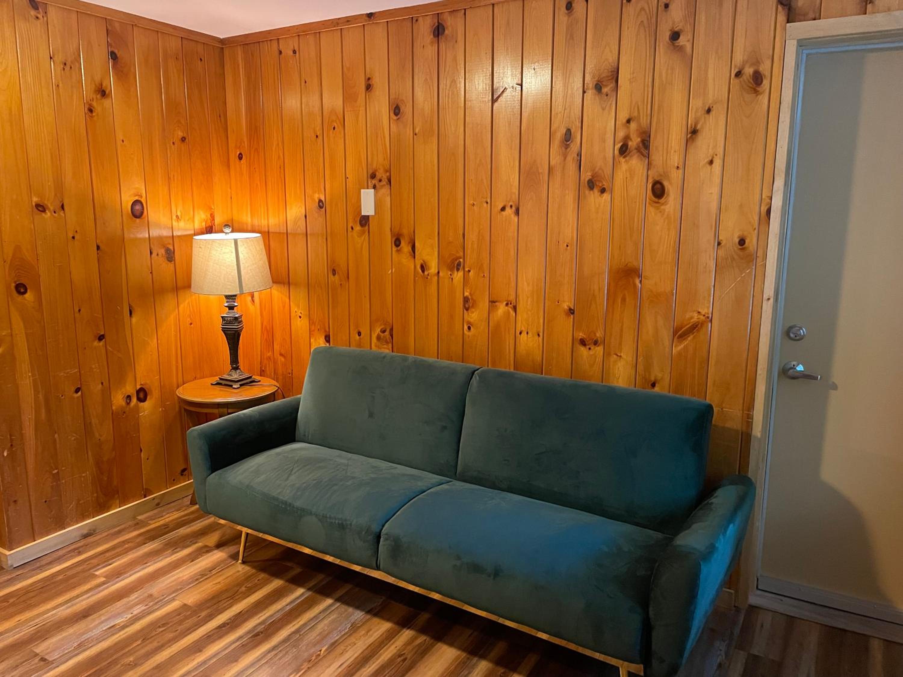 One Bedroom Efficiency Suite - Photo 9