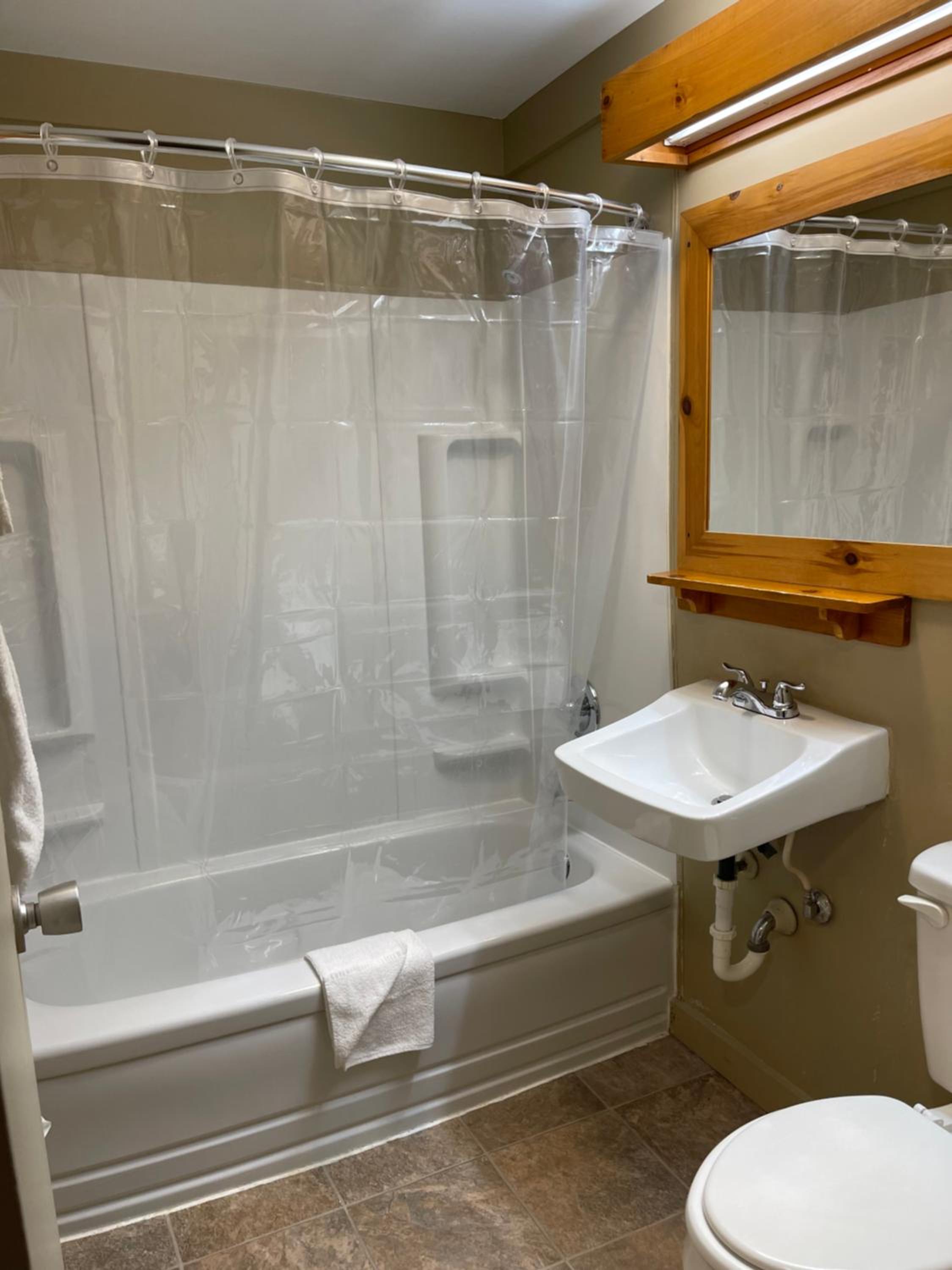 Deluxe King Room - Photo 5