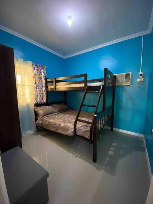 Two-Bedroom House photo 3