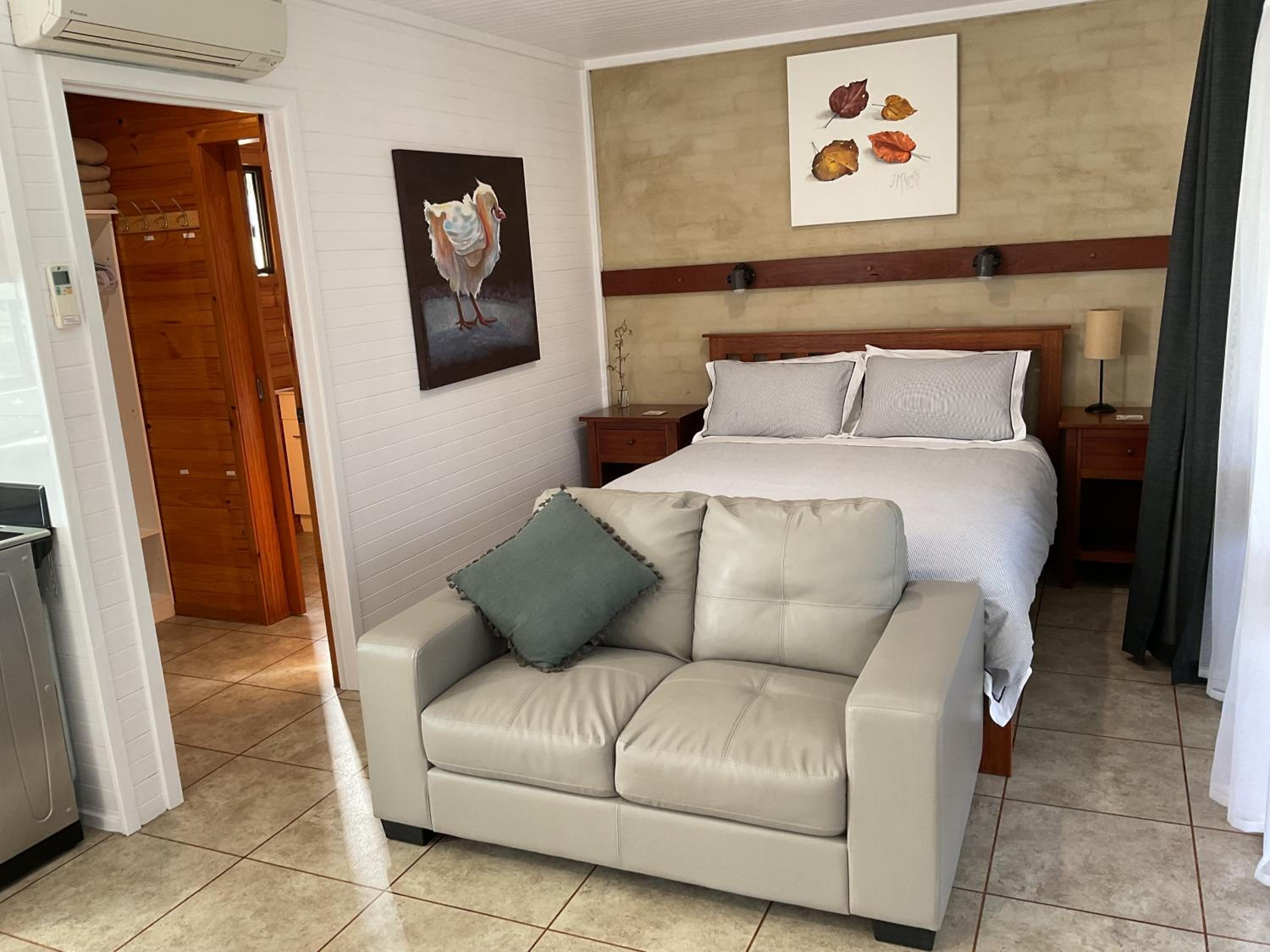 Deluxe Family Room - Photo 7