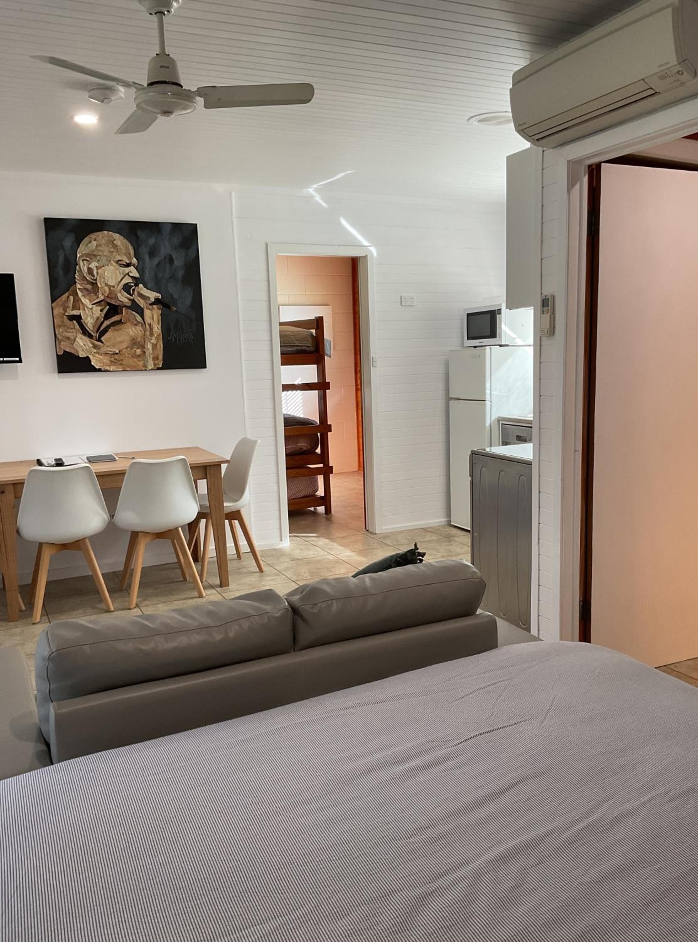 Deluxe Family Room - Photo 8