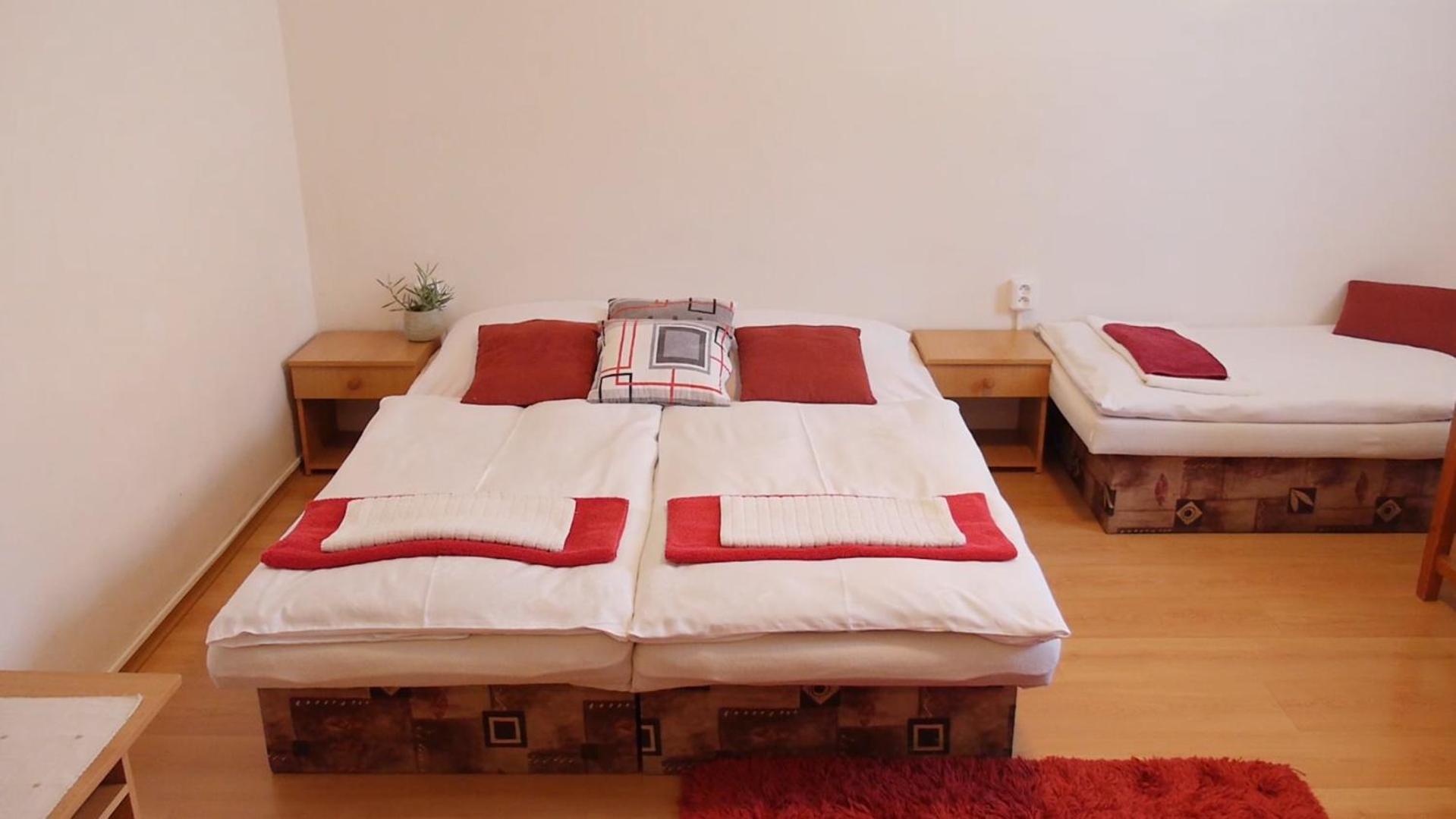Twin Room with Extra Bed photo 1
