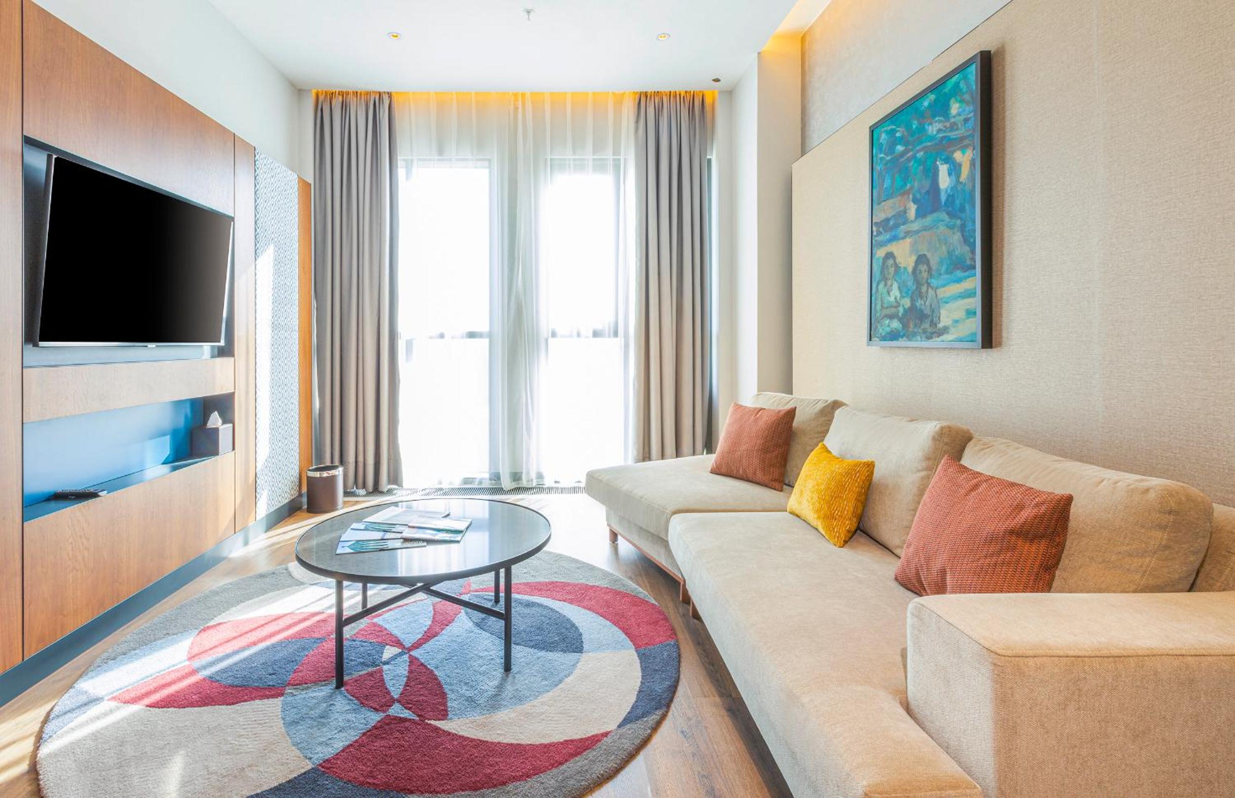 One-Bedroom Deluxe King Suite - Photo 2
