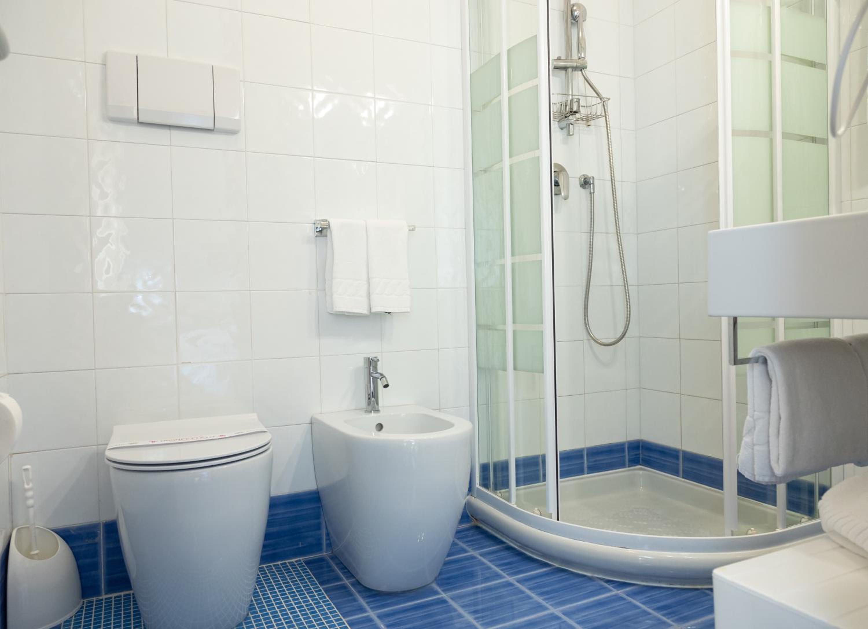 Double or Twin Room with Balcony photo 2