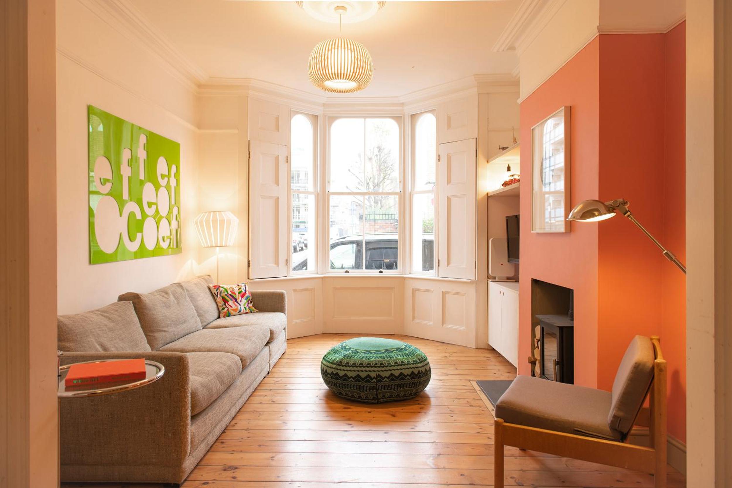Three-Bedroom House photo 3