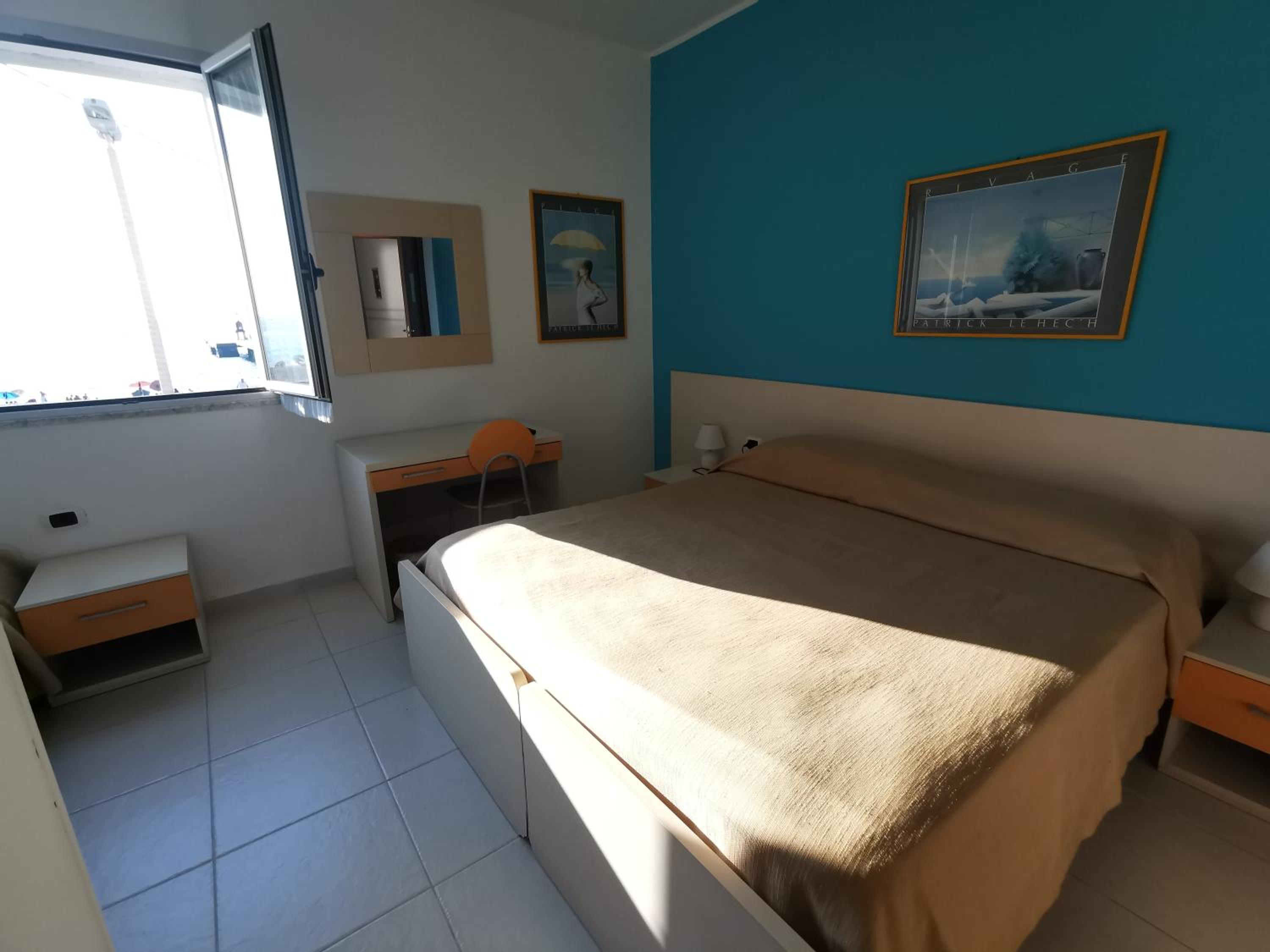 Standard Triple Room with Sea View photo 1