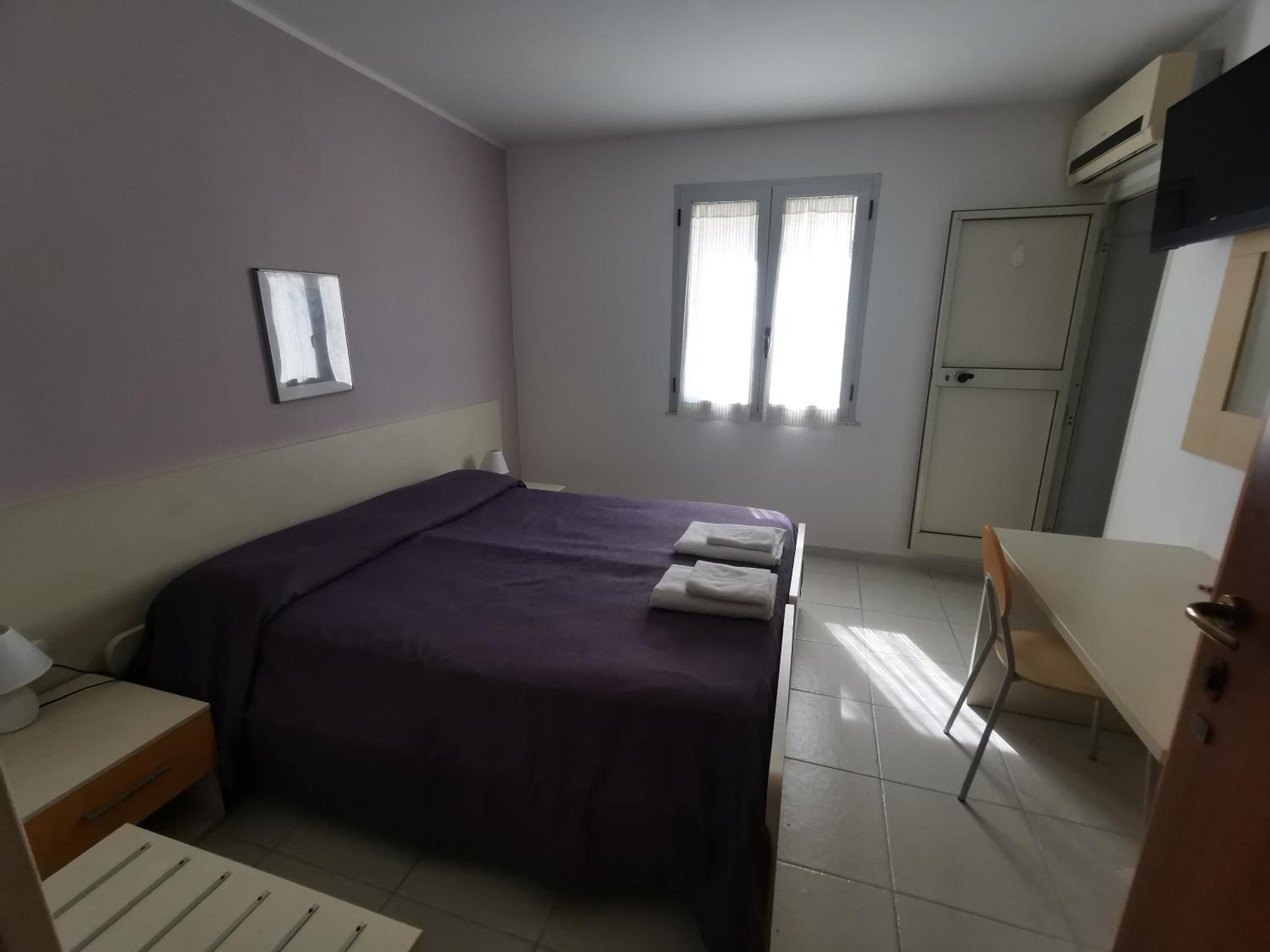 Double or Twin Room with Bathroom photo 2