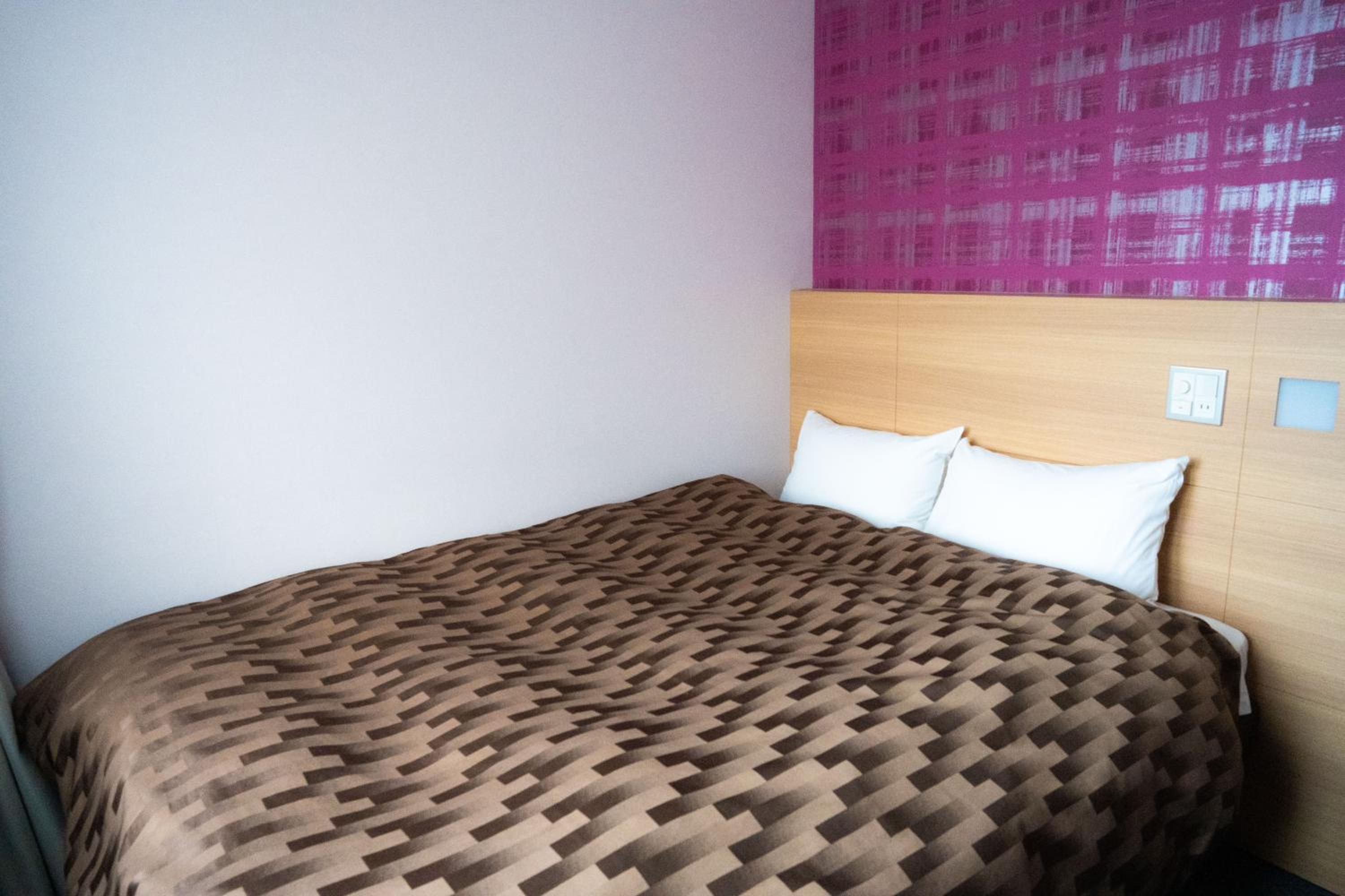 Double Room - Non-Smoking  - Photo 6