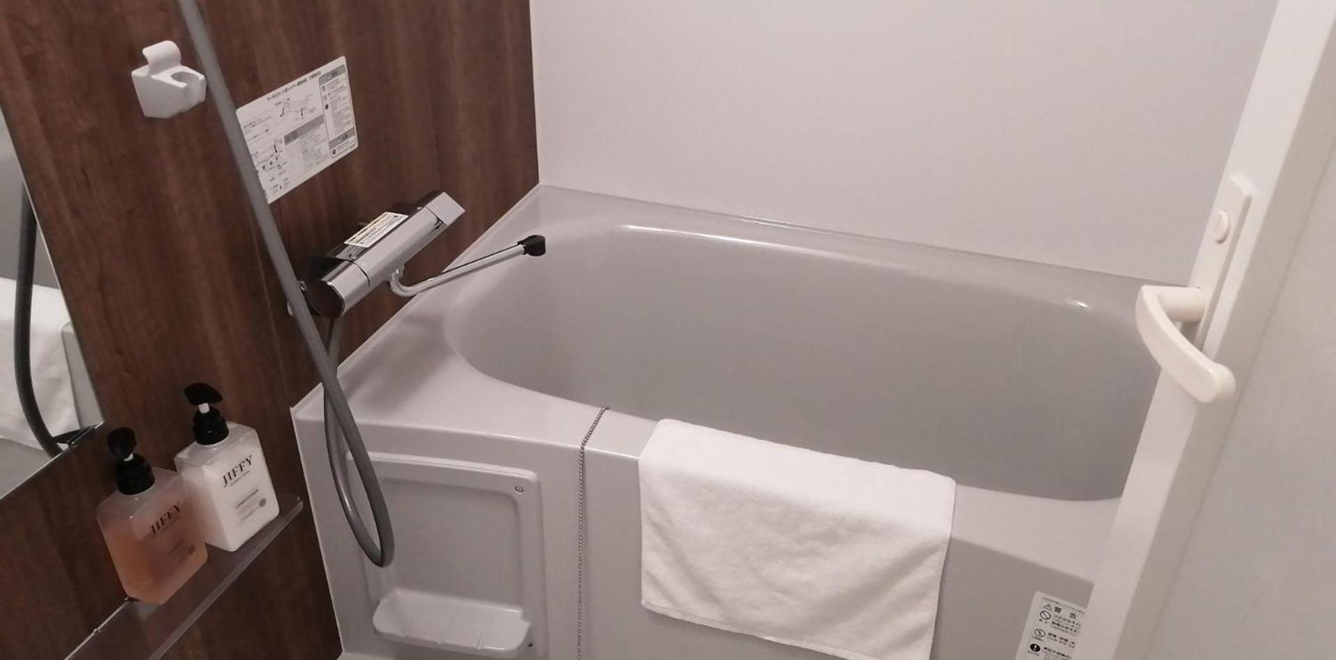 Standard Twin Room - Photo 2