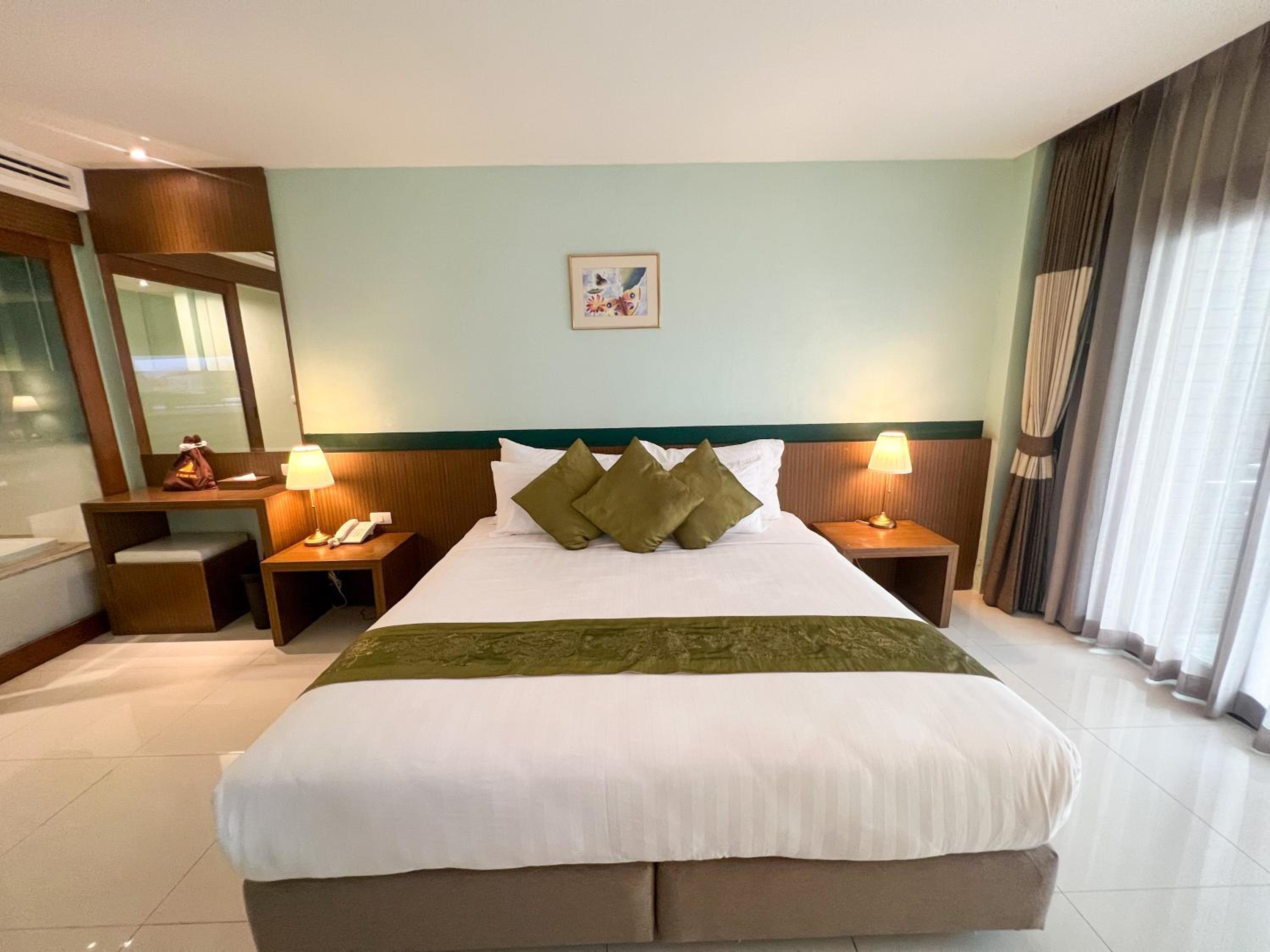 Grand Deluxe Double Room - Photo 11