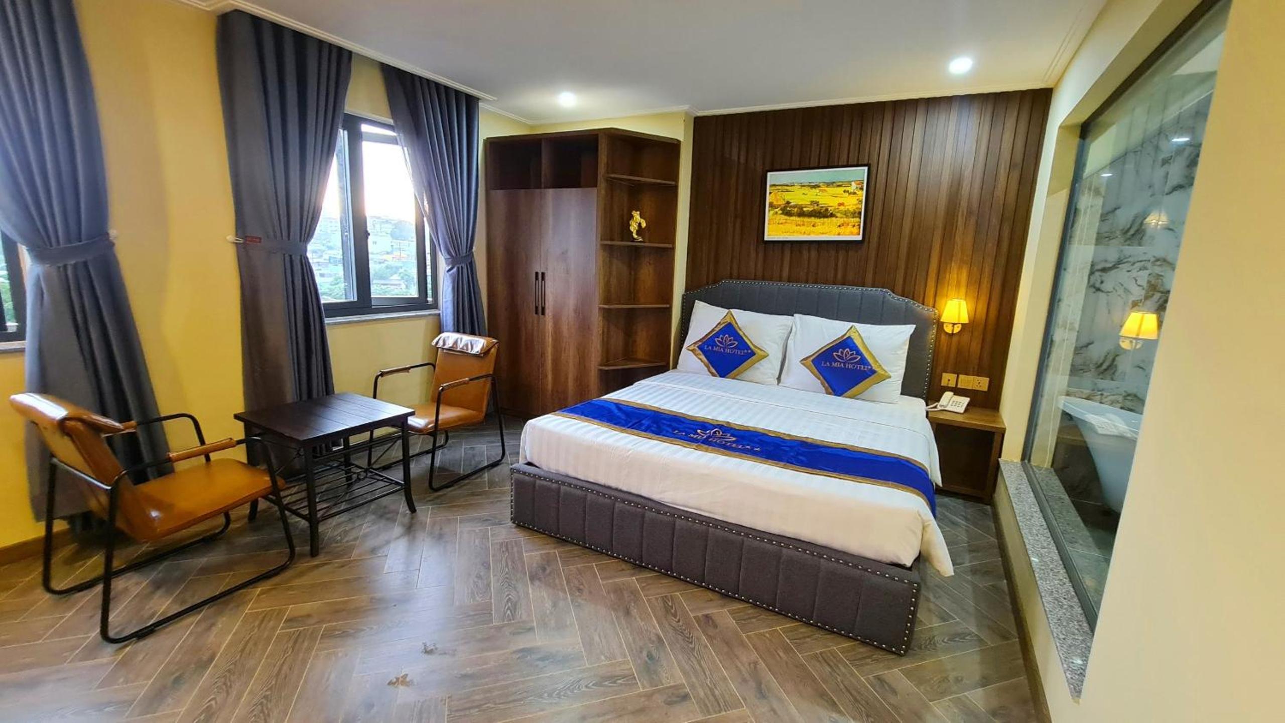 King Room with Balcony photo 3