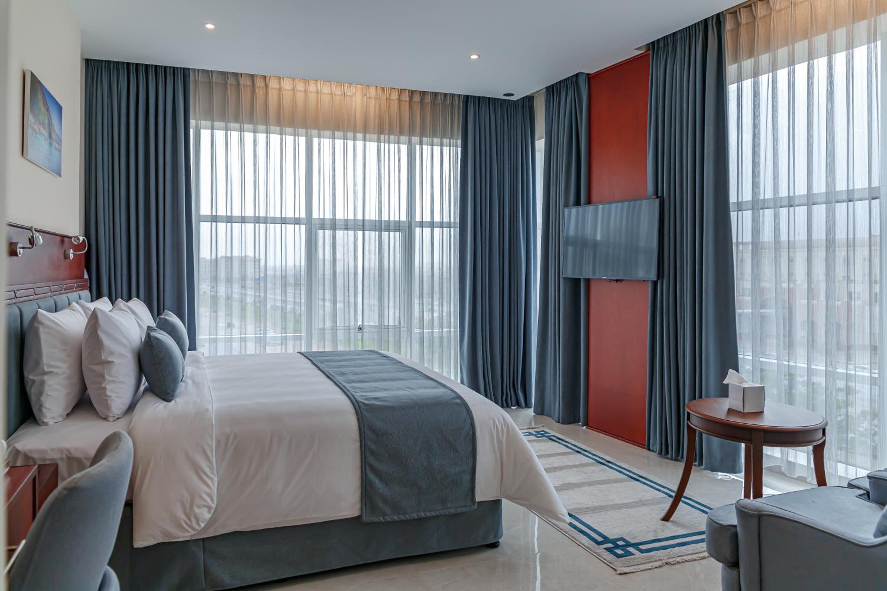 Deluxe Room - Photo 1