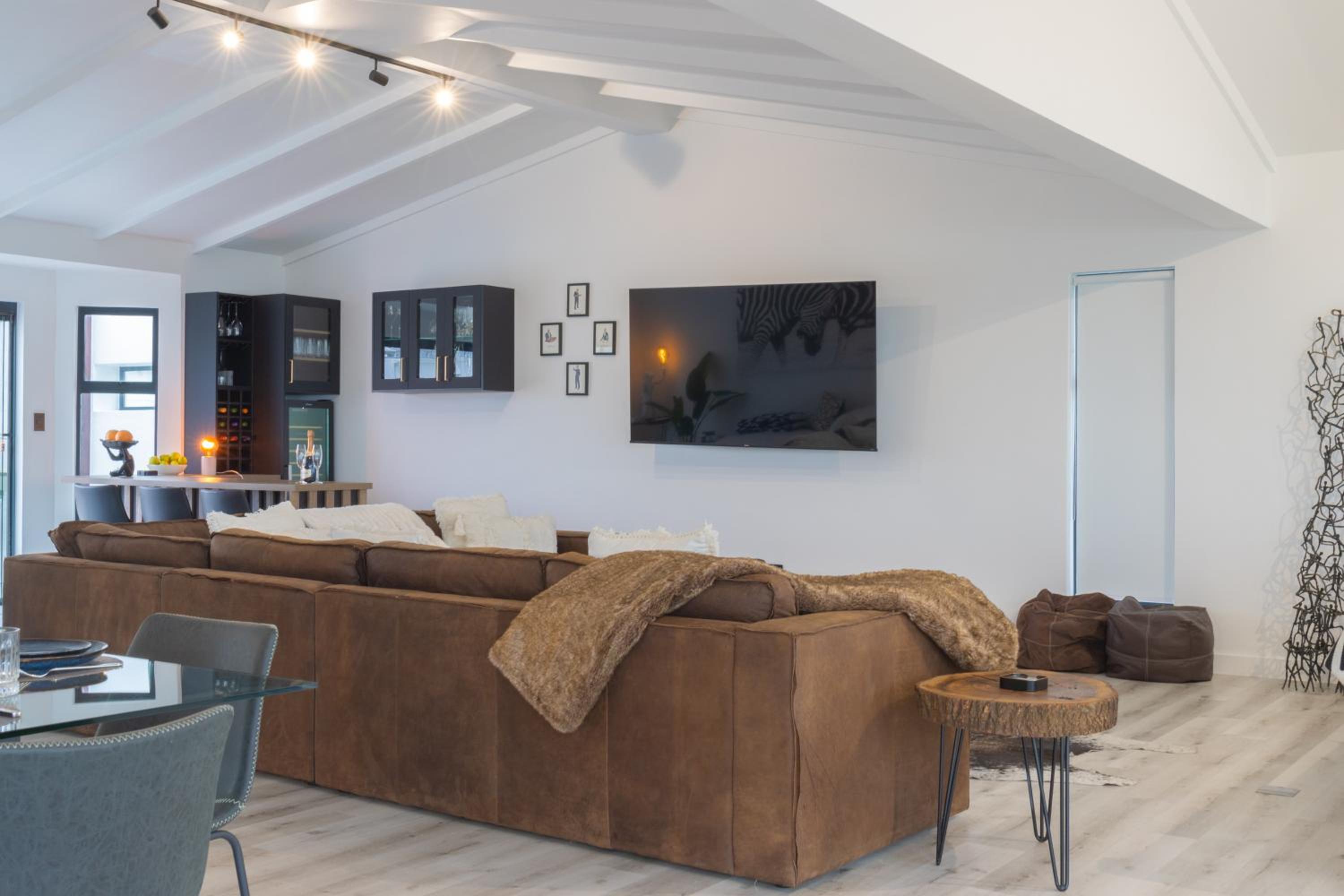 Villa photo 1