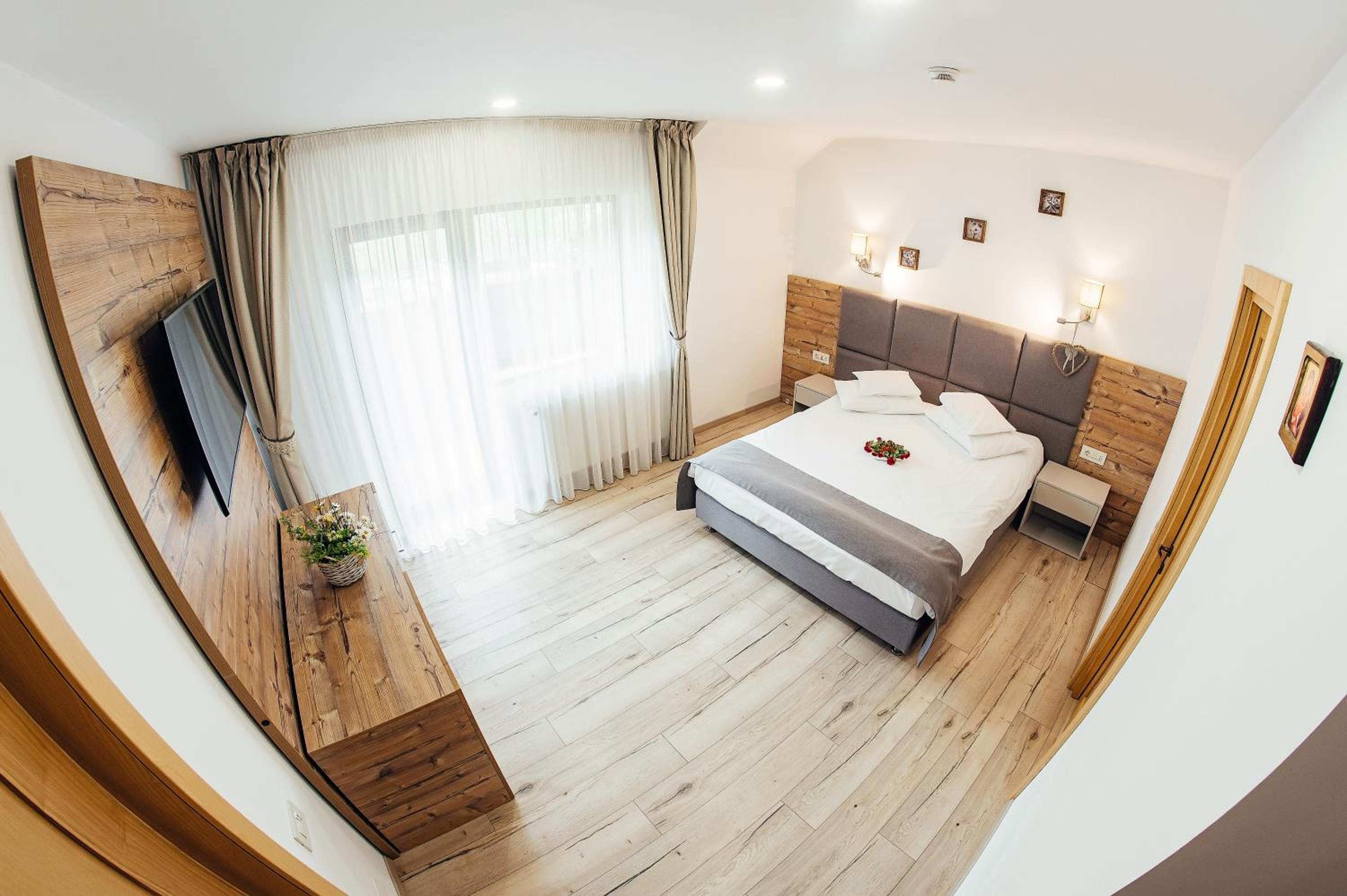 Deluxe Double or Twin Room with Balcony - Photo 26