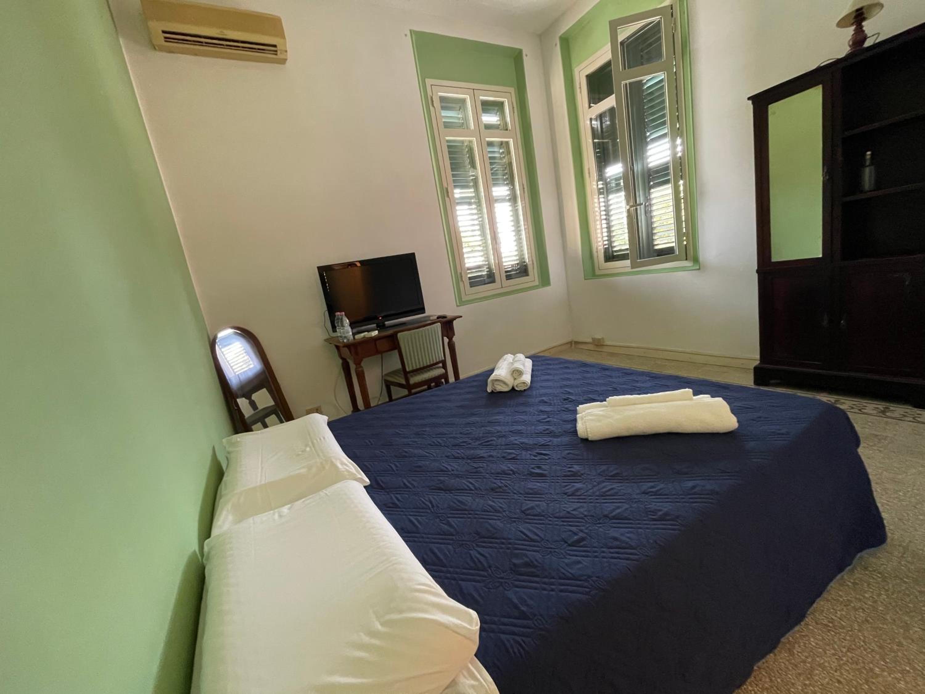 Large Double Room